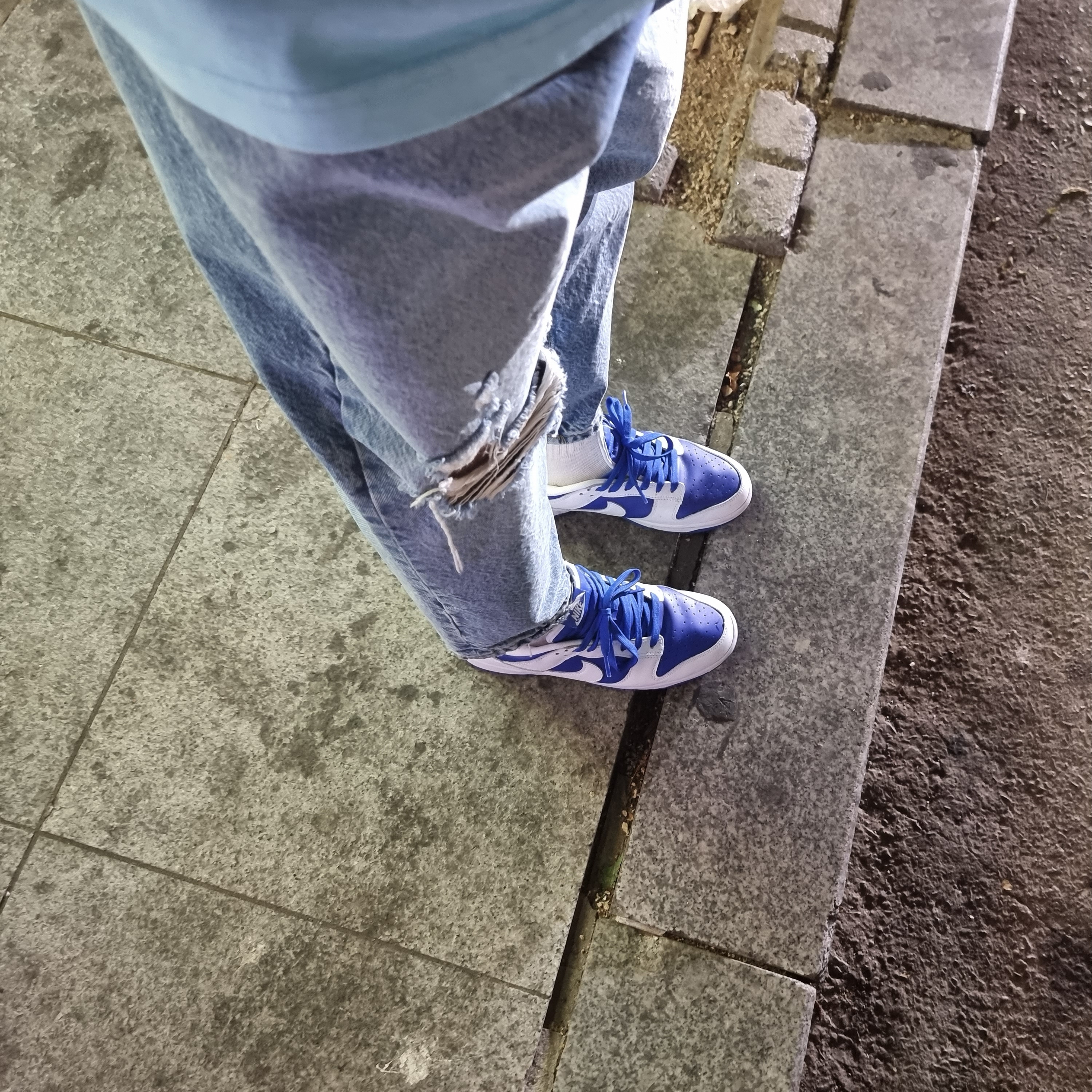 Nike Dunk Low Retro Racer Blue and White, IAB Studio Pigment T-Shirt Cyan 착용 스타일 - 3