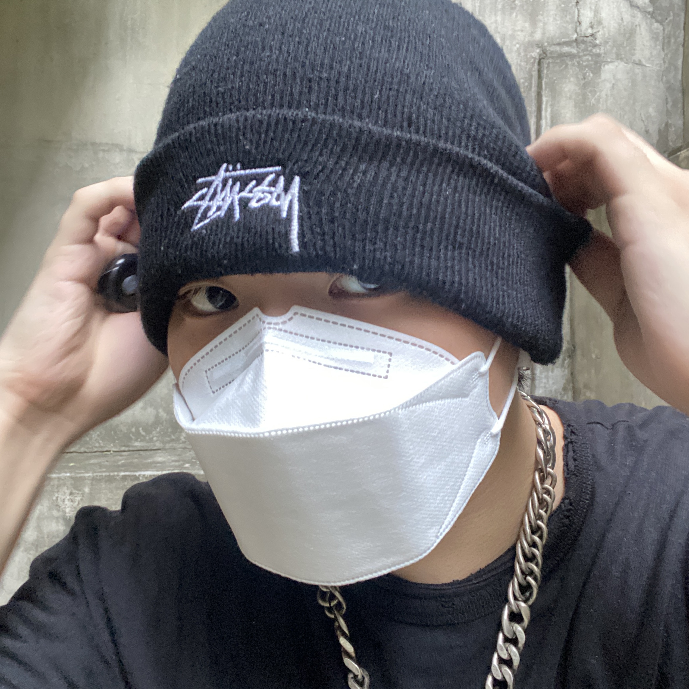 Jordan 1 x Travis Scott Retro High OG SP Mocha, Stussy Basic Cuff Beanie Black 착용 스타일 - 4