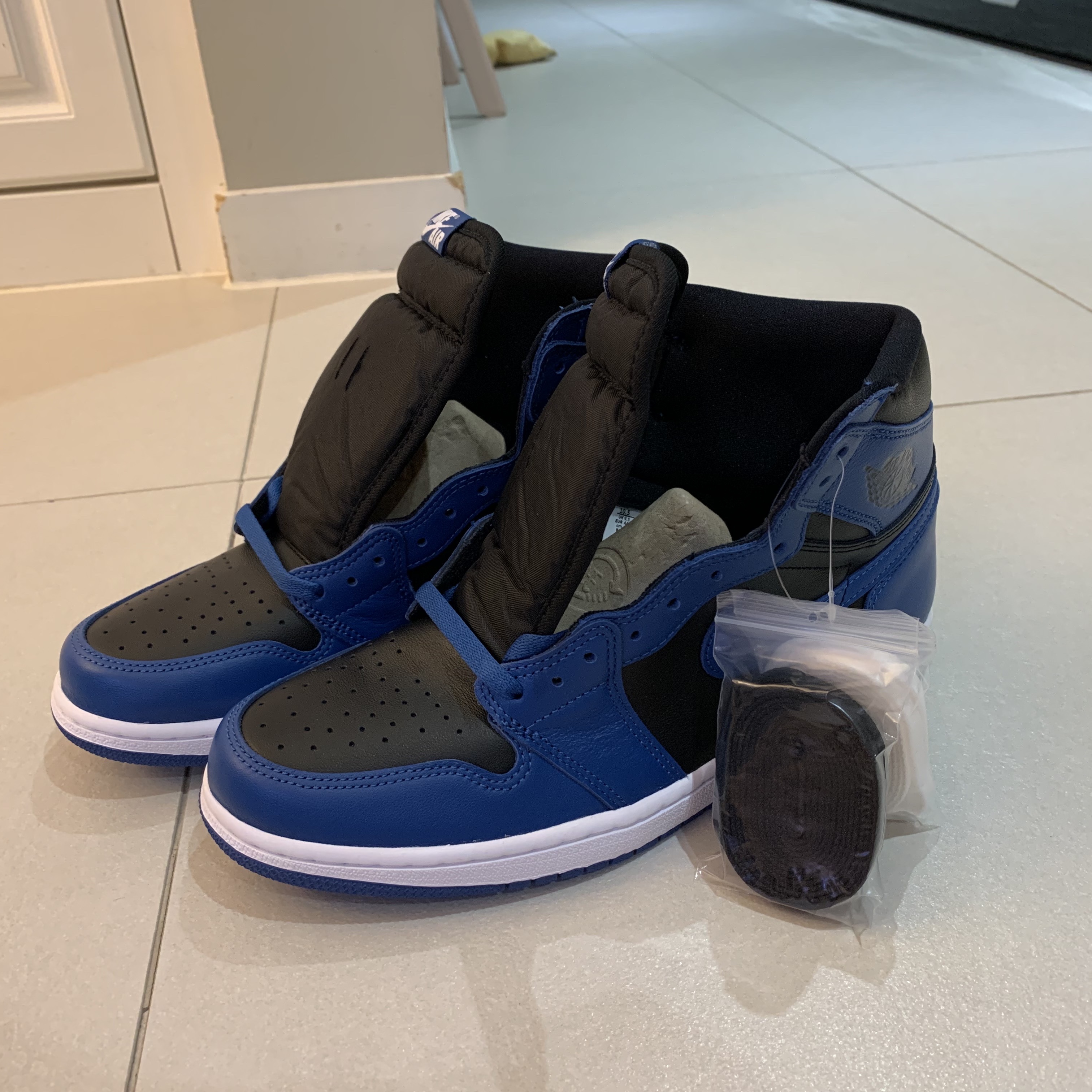 Jordan 1 Retro High OG Dark Marina Blue 착용 스타일 - 1
