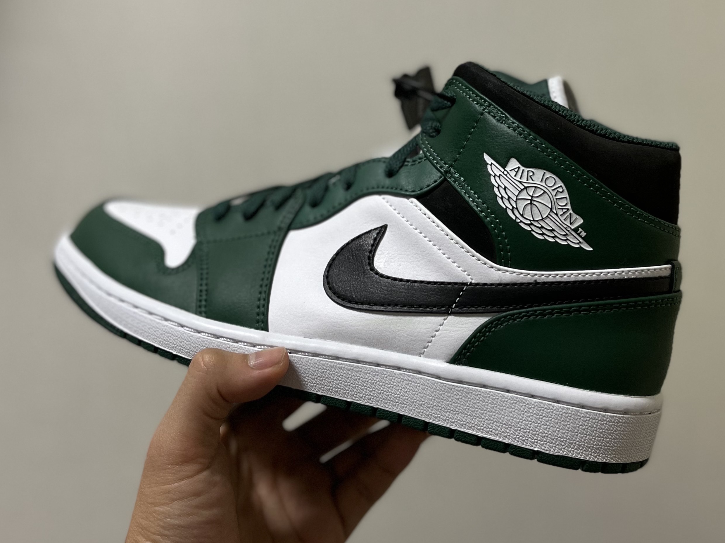 Jordan 1 Mid Sonics 2021, (GS) Jordan 1 Mid Sonics 2021 착용 스타일 - 1