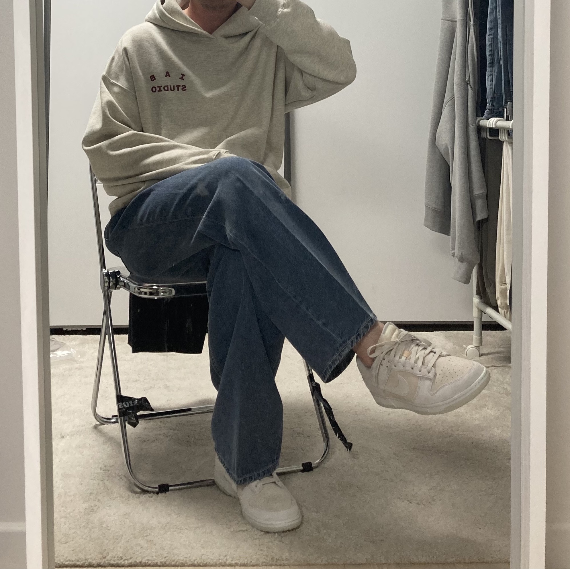 IAB Studio Hoodie Oatmeal Burgundy, Nike Dunk Low Retro PRM Vast Grey 착용 스타일 - 3