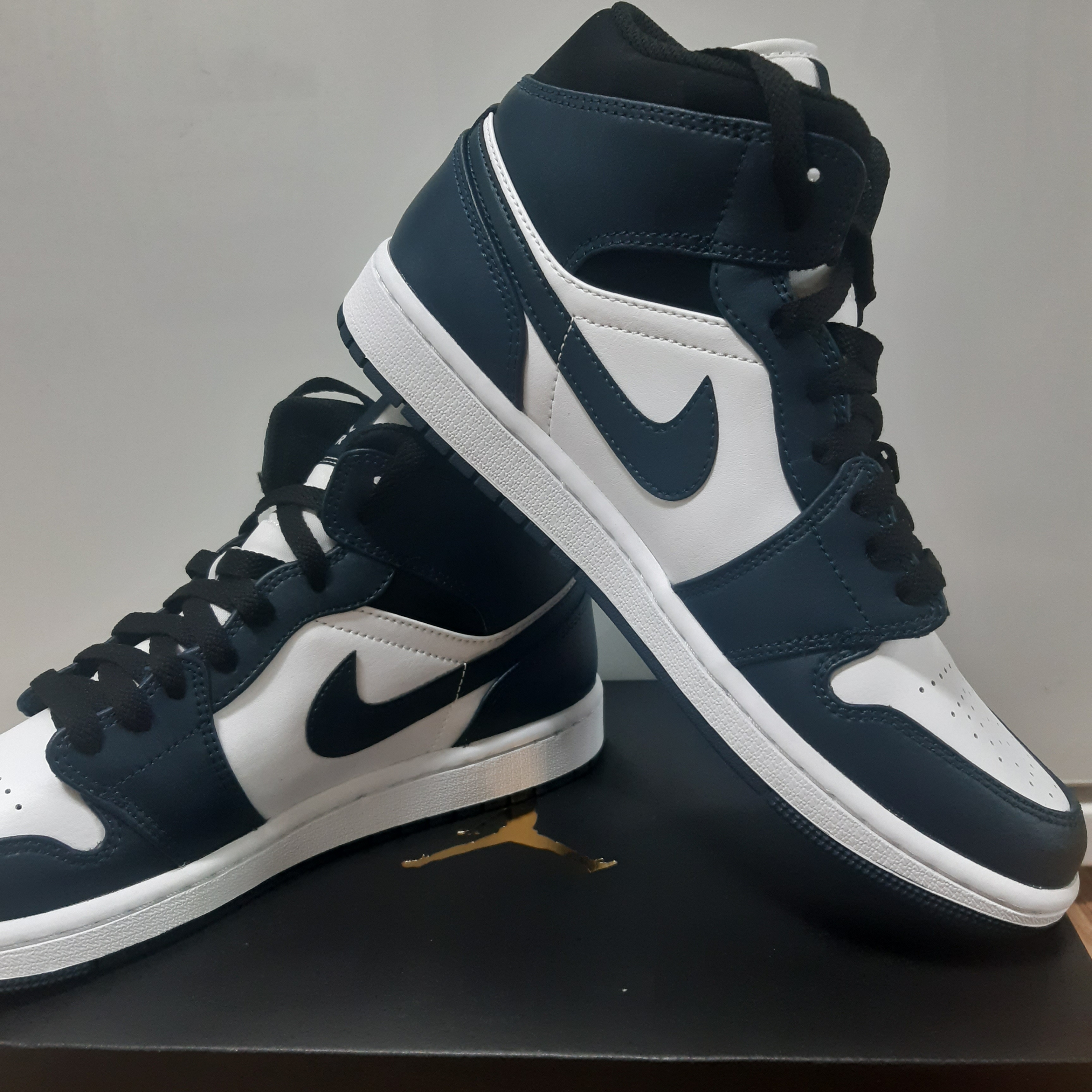 Jordan 1 Mid Dark Teal 착용 스타일