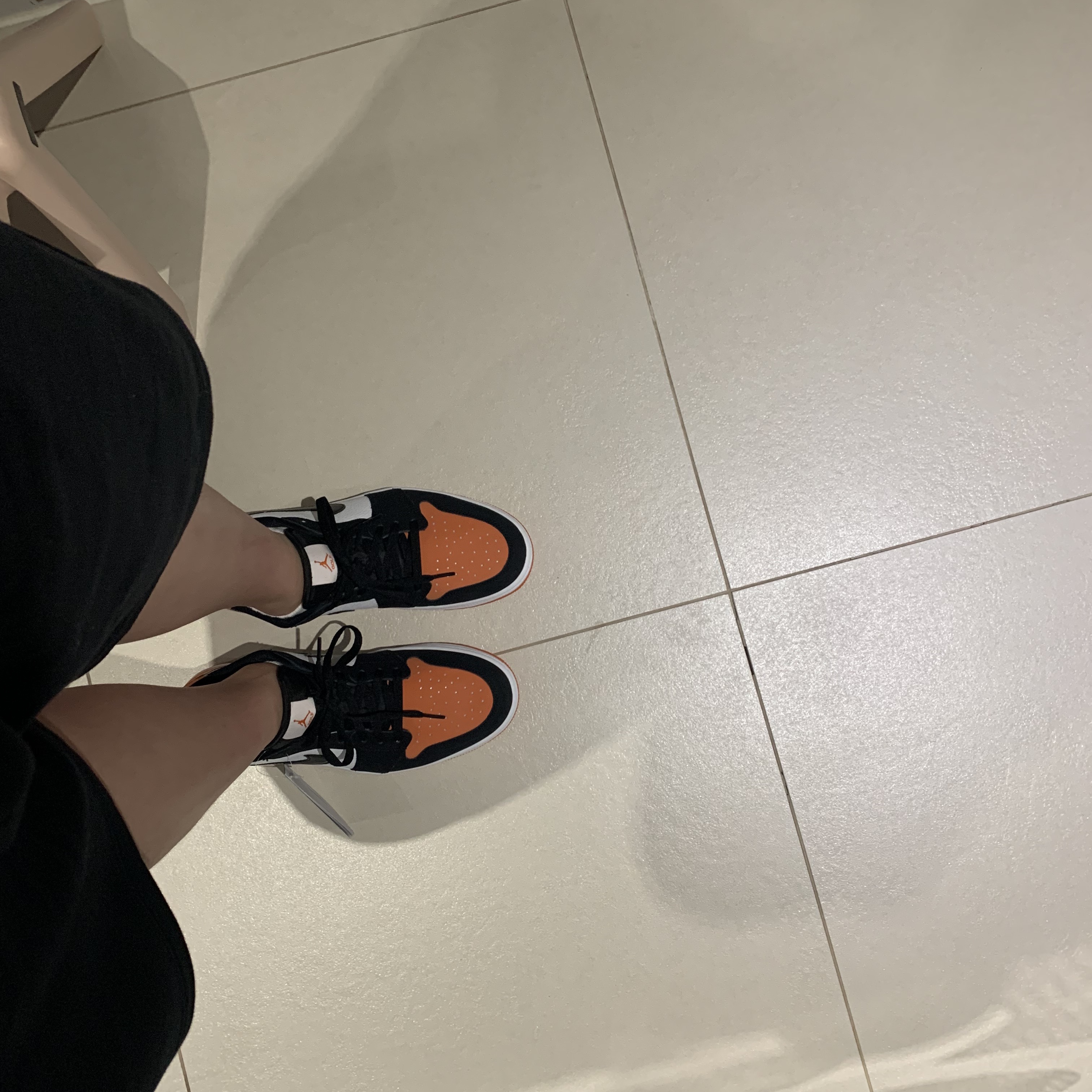 Jordan 1 Low Golf Starfish 착용 스타일 - 2