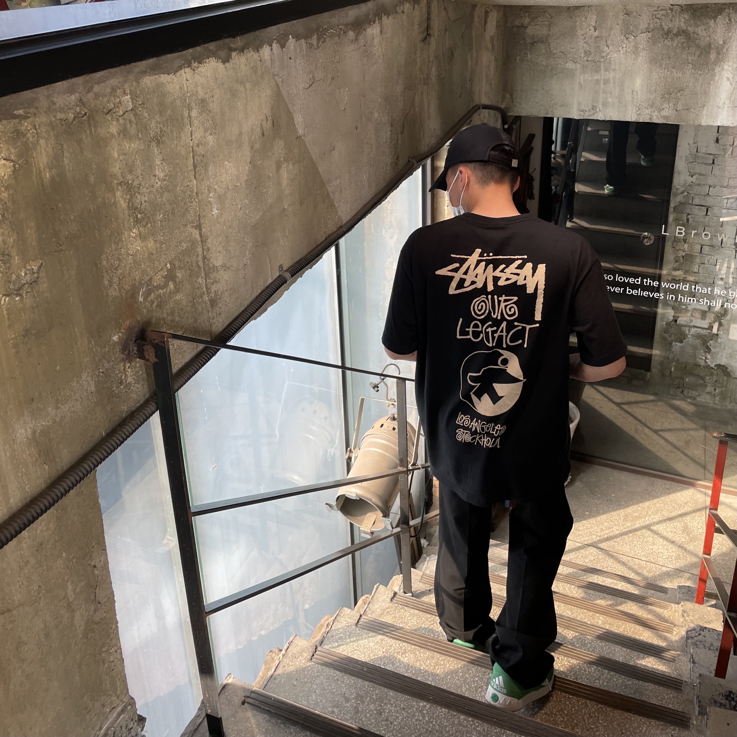 Stussy x Our Legacy Surfman 2 Pigment Dyed T-Shirt Black, Adidas Adimatic Green 착용 스타일 - 1