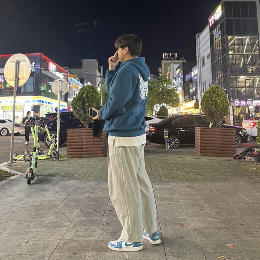 Jordan 1 Low SE Barcelona 착용 스타일