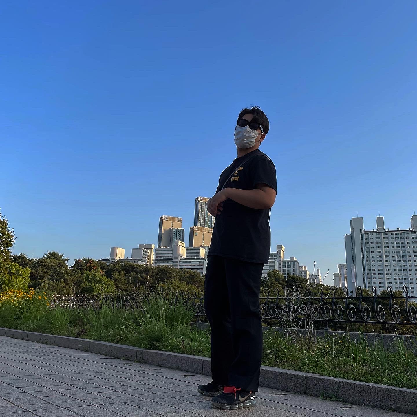 Nike x Off-White Air VaporMax V2 Black 착용 스타일 - 3