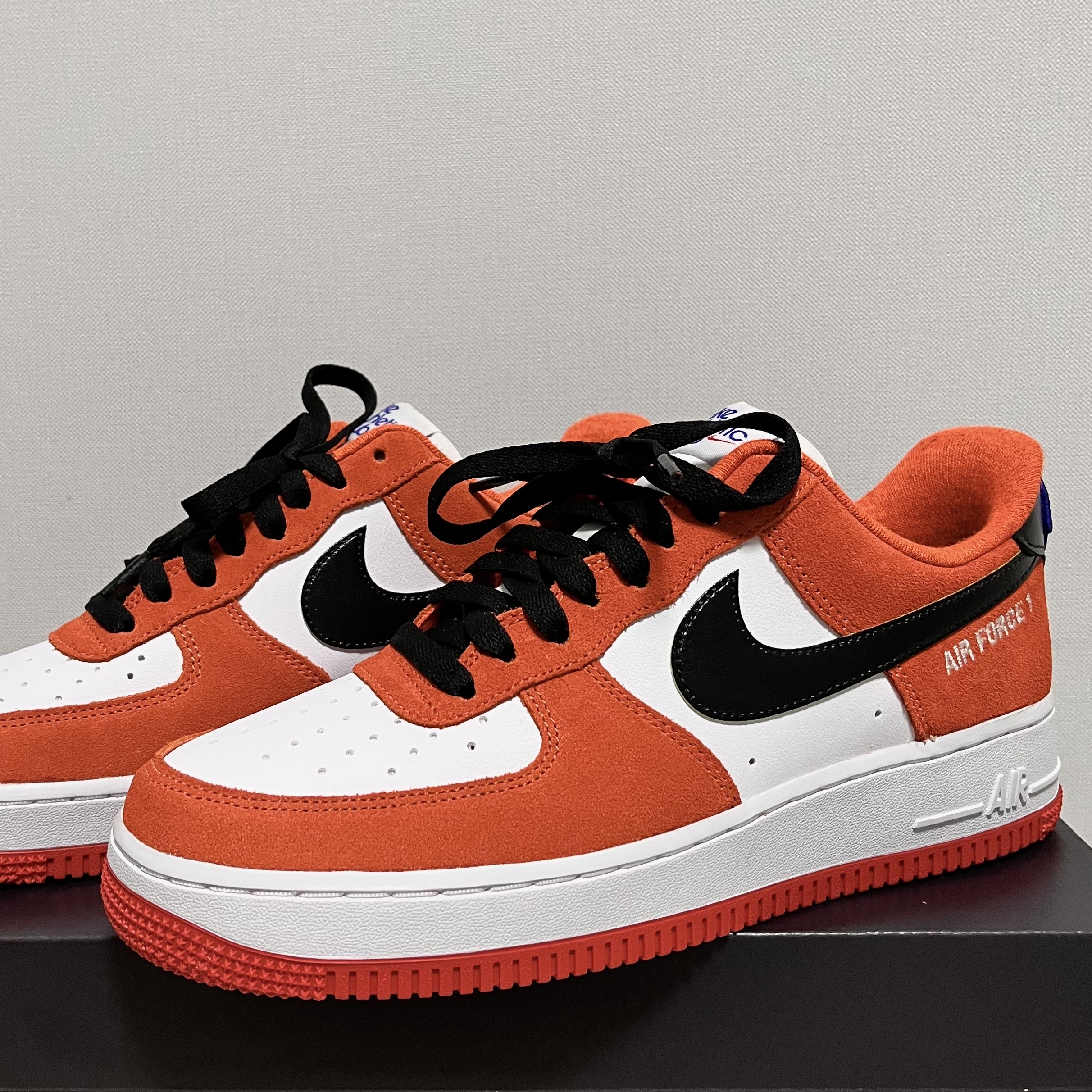 Nike Air Force 1 '07 LV8 Athletic Club Rush Orange Washed Teal 착용 스타일