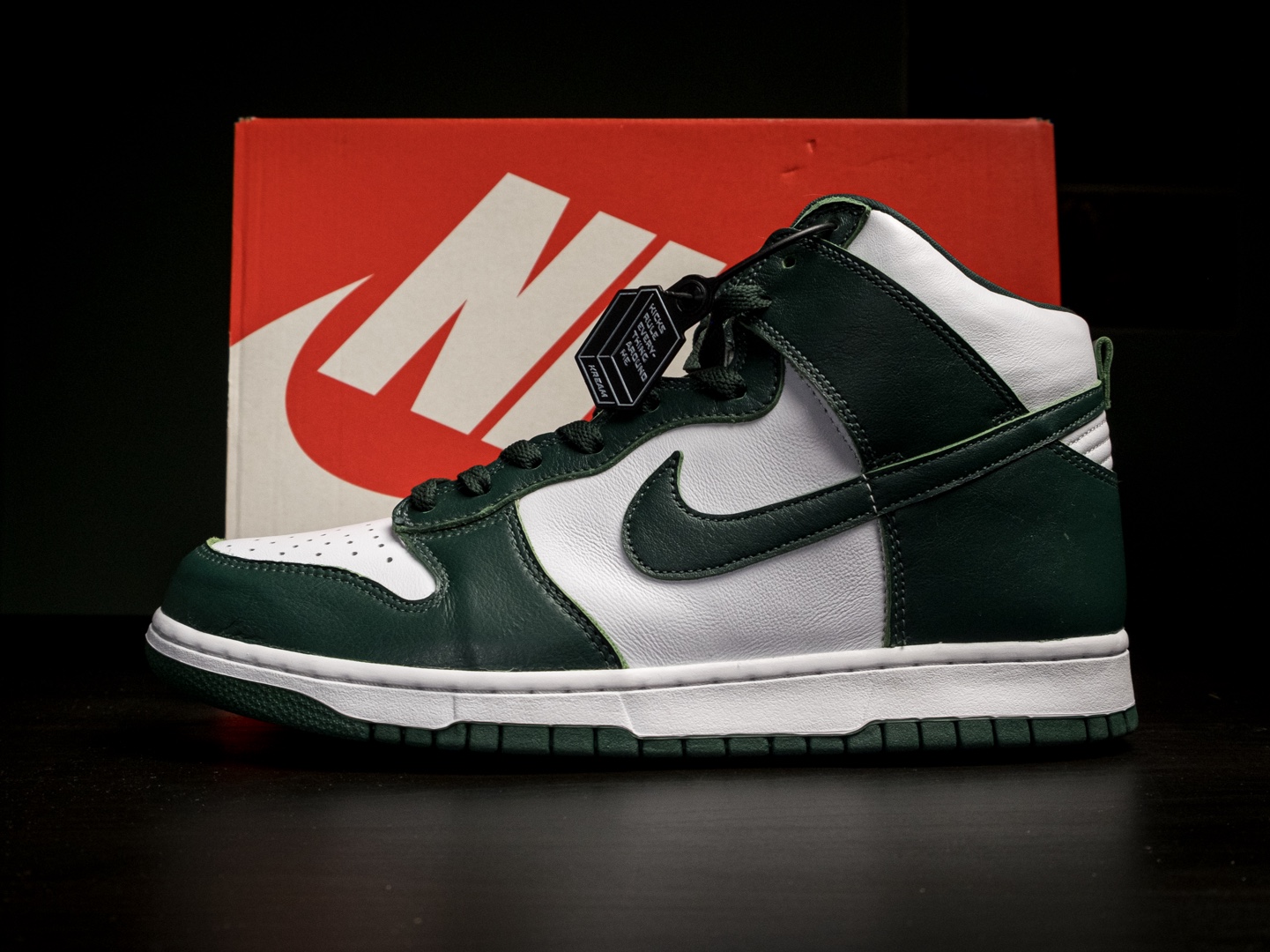 Nike Dunk High SP Spartan Green 착용 스타일 - 2