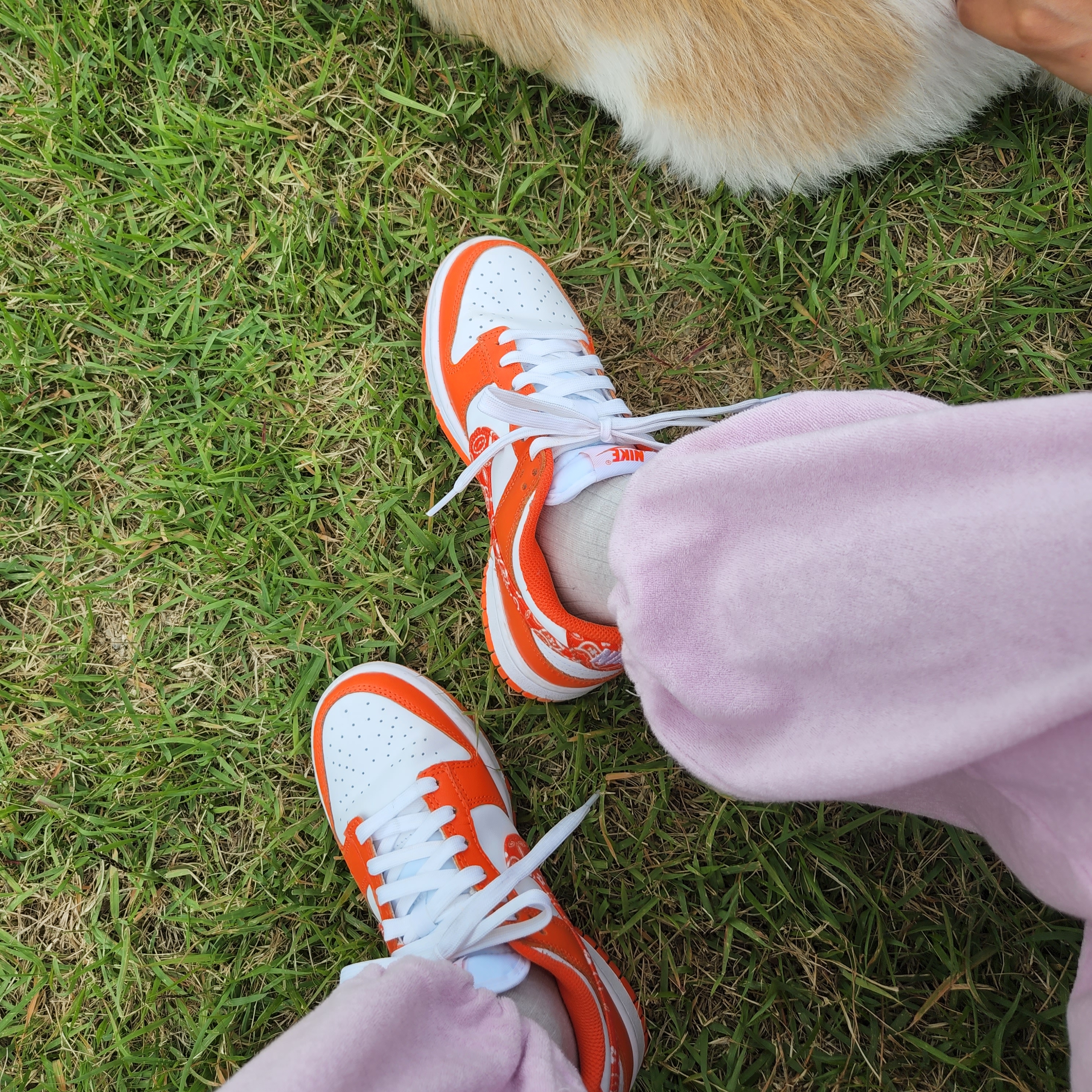 (W) Nike Dunk Low Essential Orange Paisley 착용 스타일