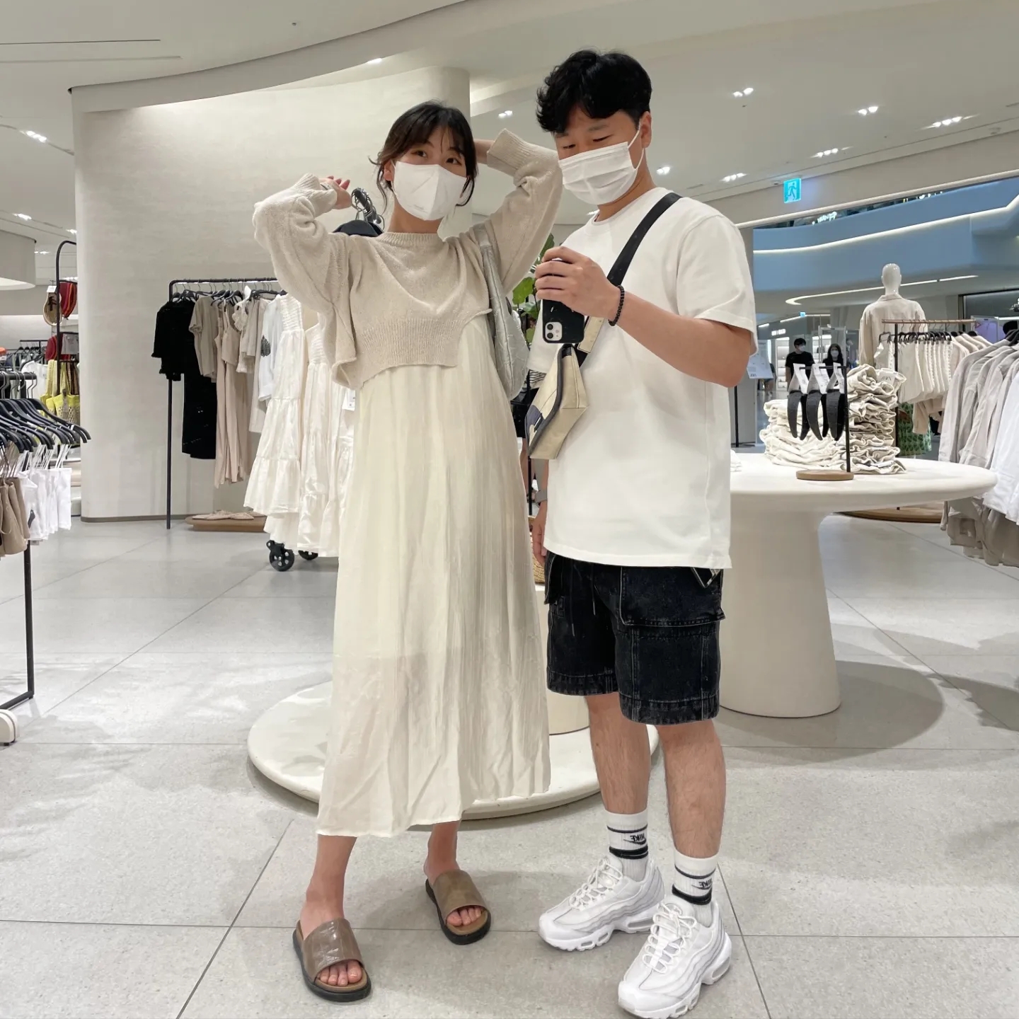 Maison Kitsune x Ader Error Tetris Fox T-Shirt Off White, Nike Air Max 95 Essential Triple White 착용 스타일
