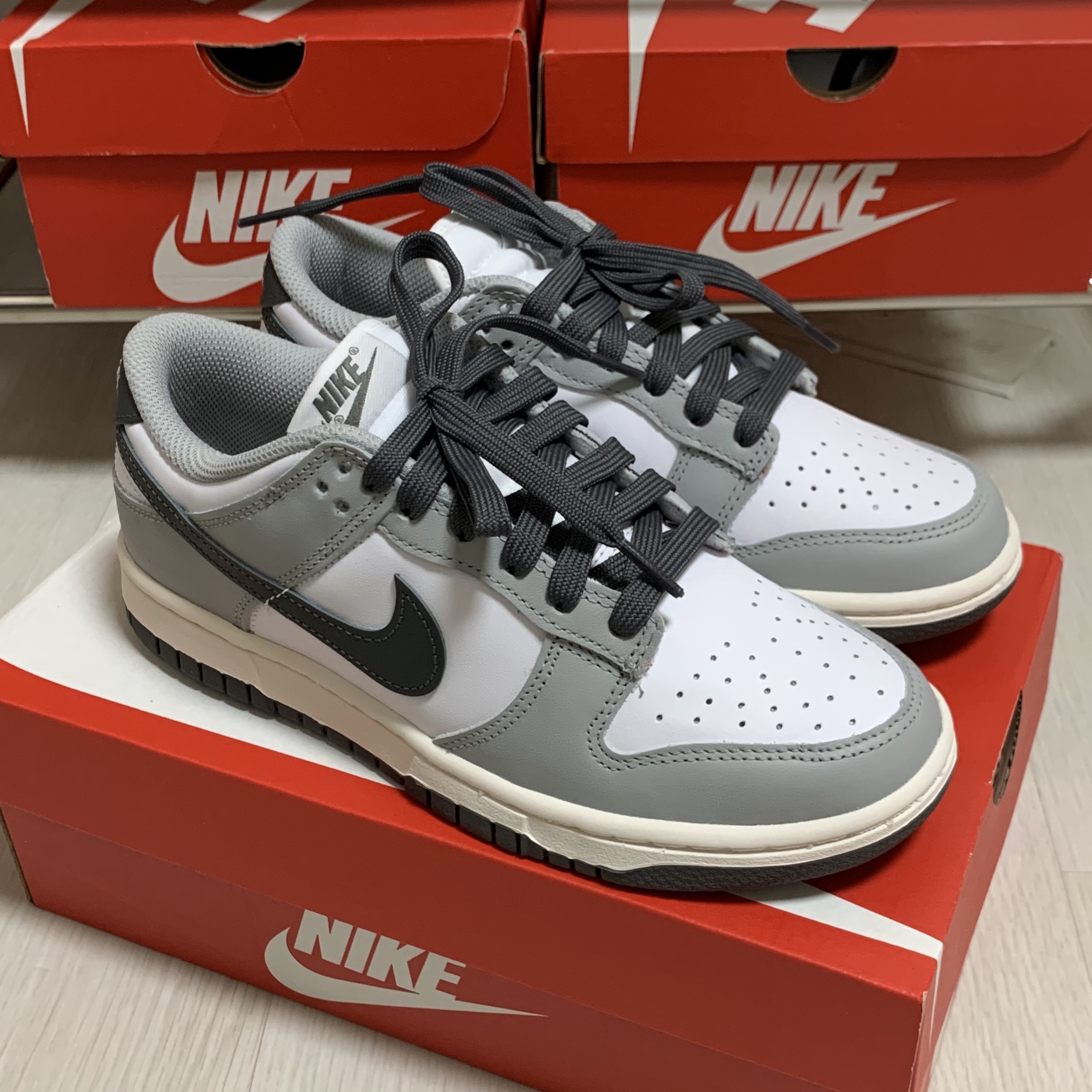 (W) Nike Dunk Low Light Smoke Grey 착용 스타일