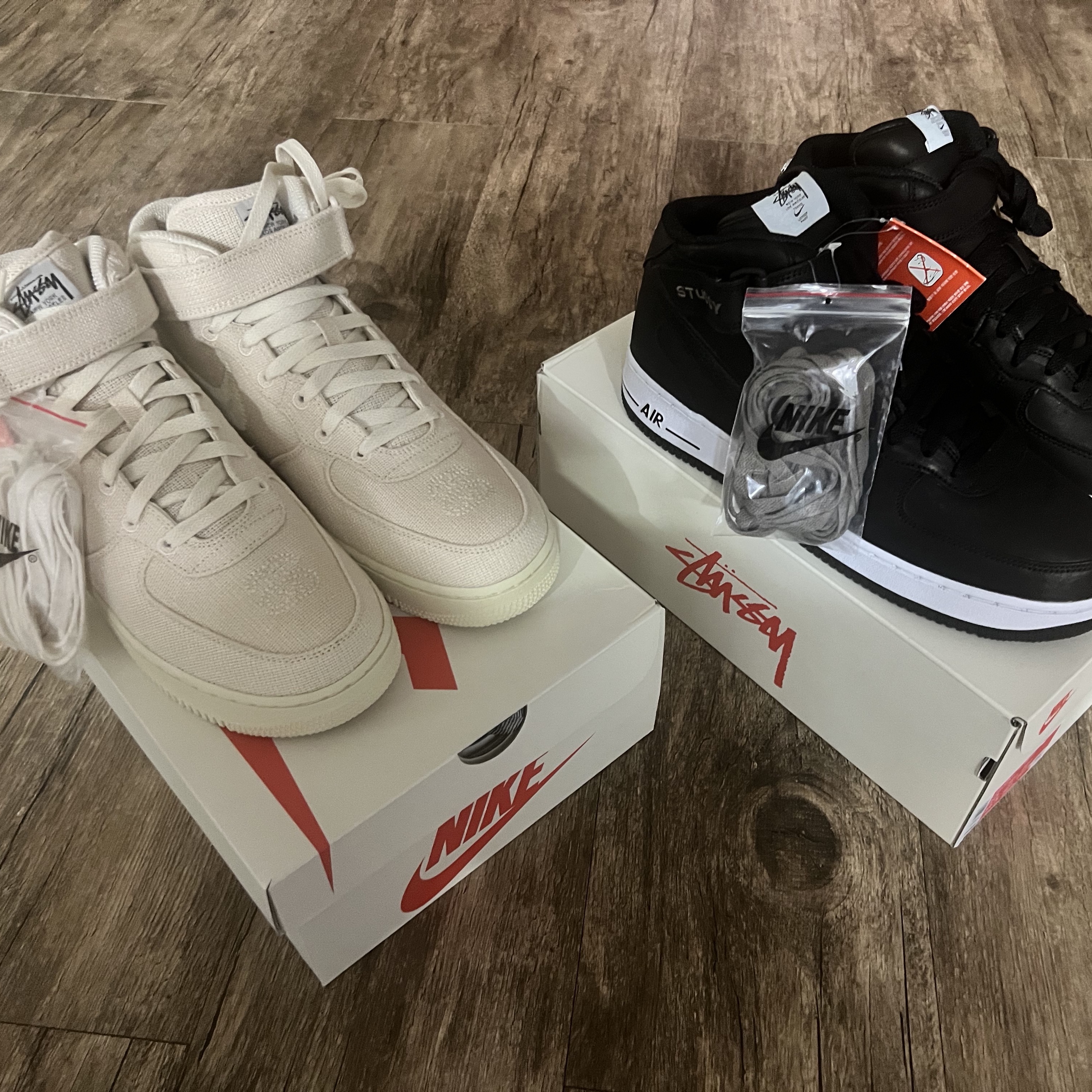Nike x Stussy Air Force 1 '07 Mid SP Fossil, Nike x Stussy Air Force 1 '07 Mid SP Black 착용 스타일