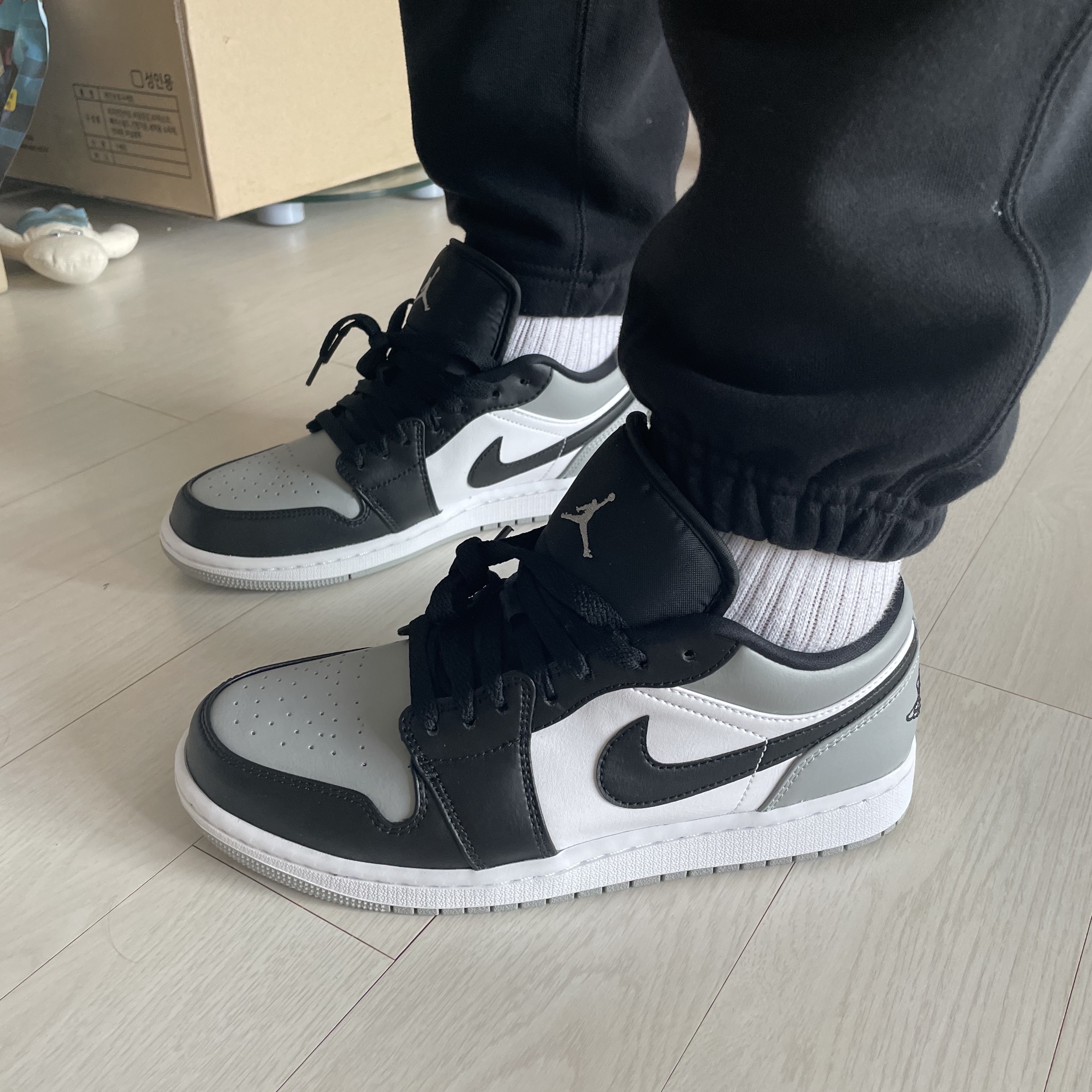 Jordan 1 Low Light Smoke Grey Black 착용 스타일 - 2