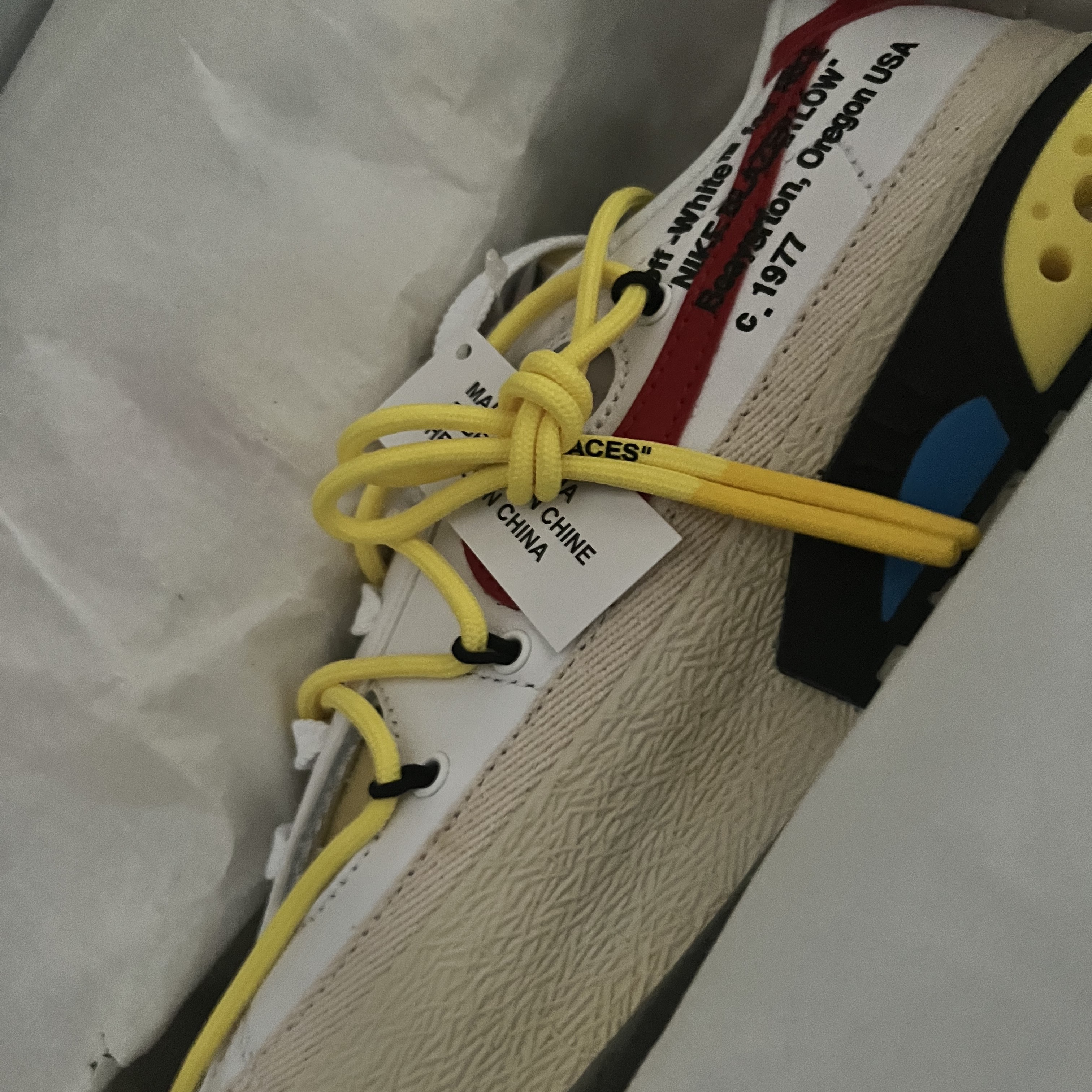Nike x Off-White Blazer Low '77 White and University Red 착용 스타일