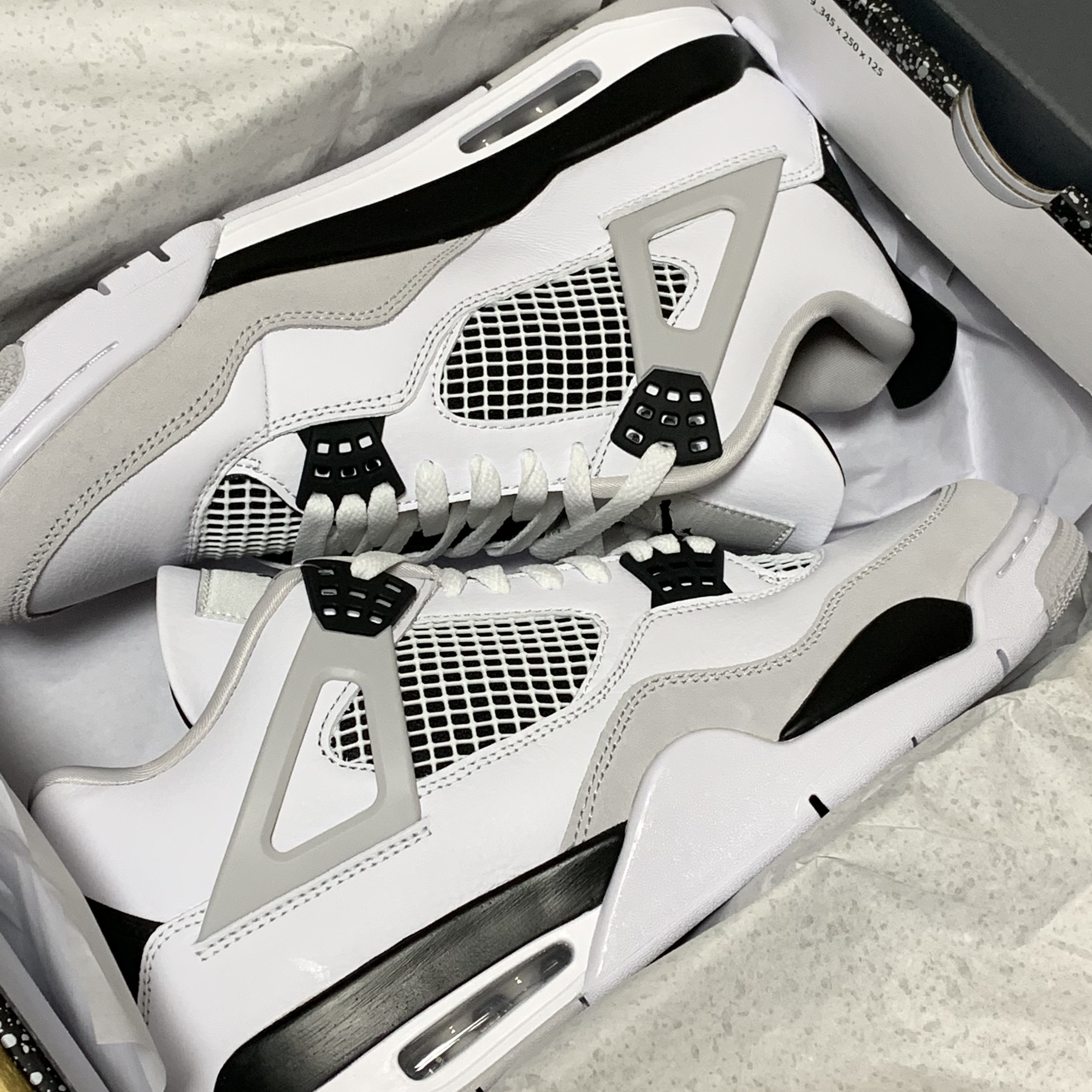 Jordan 4 Retro White and Black, (GS) Jordan 4 Retro White and Black 착용 스타일