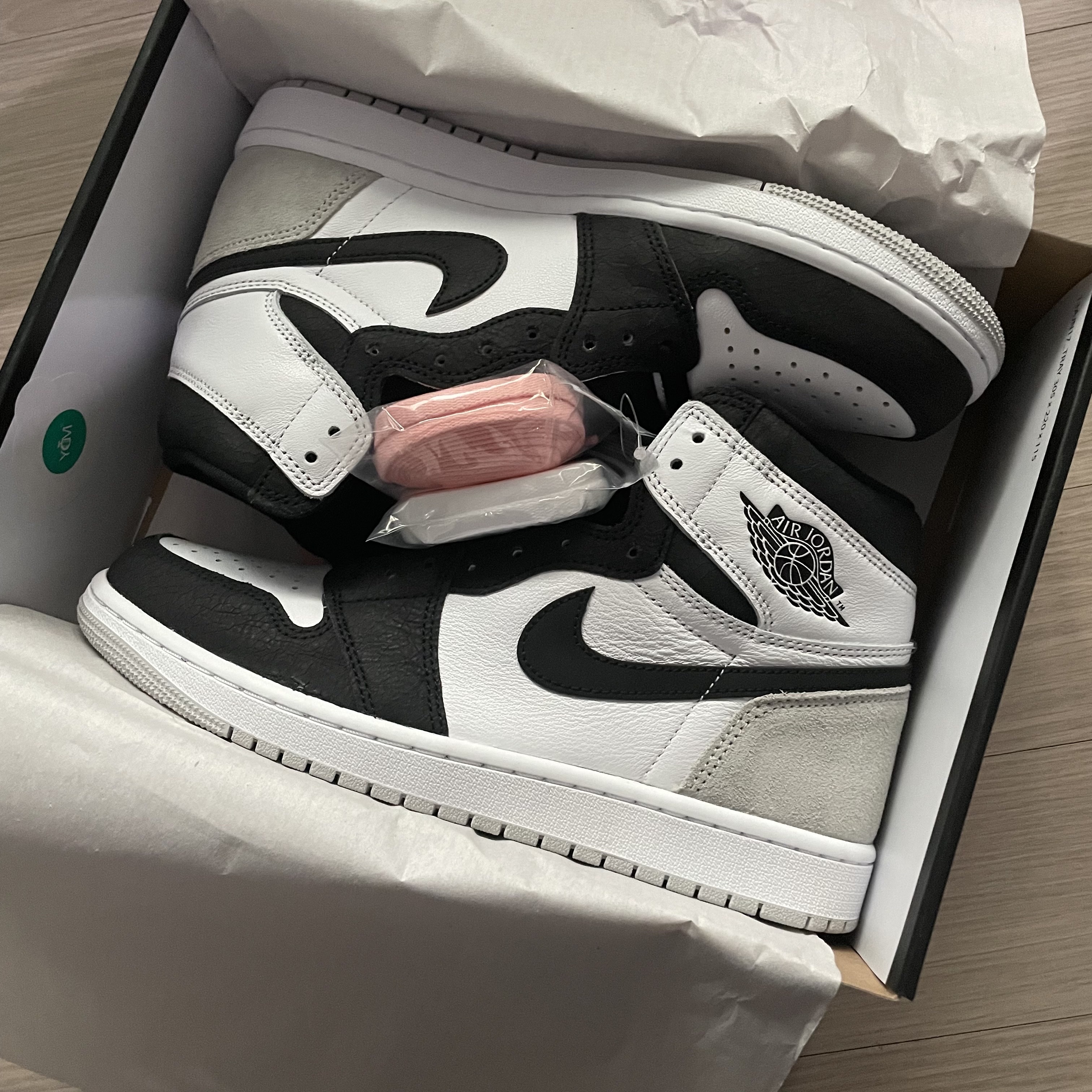 Jordan 1 Retro High OG Bleached Coral 착용 스타일