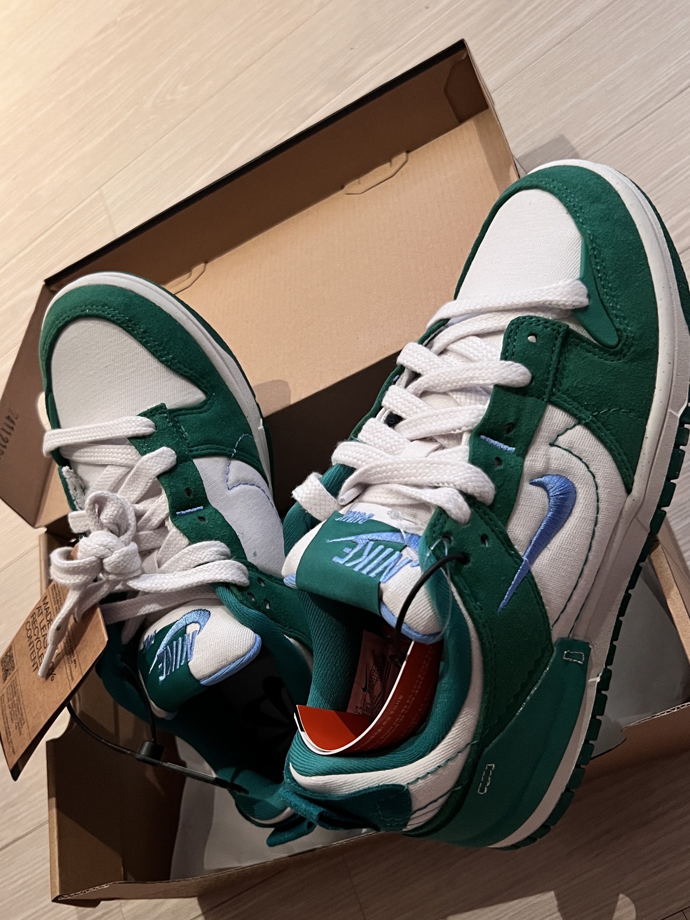 (W) Nike Dunk Low Disrupt 2 Phantom University Blue 착용 스타일 - 2