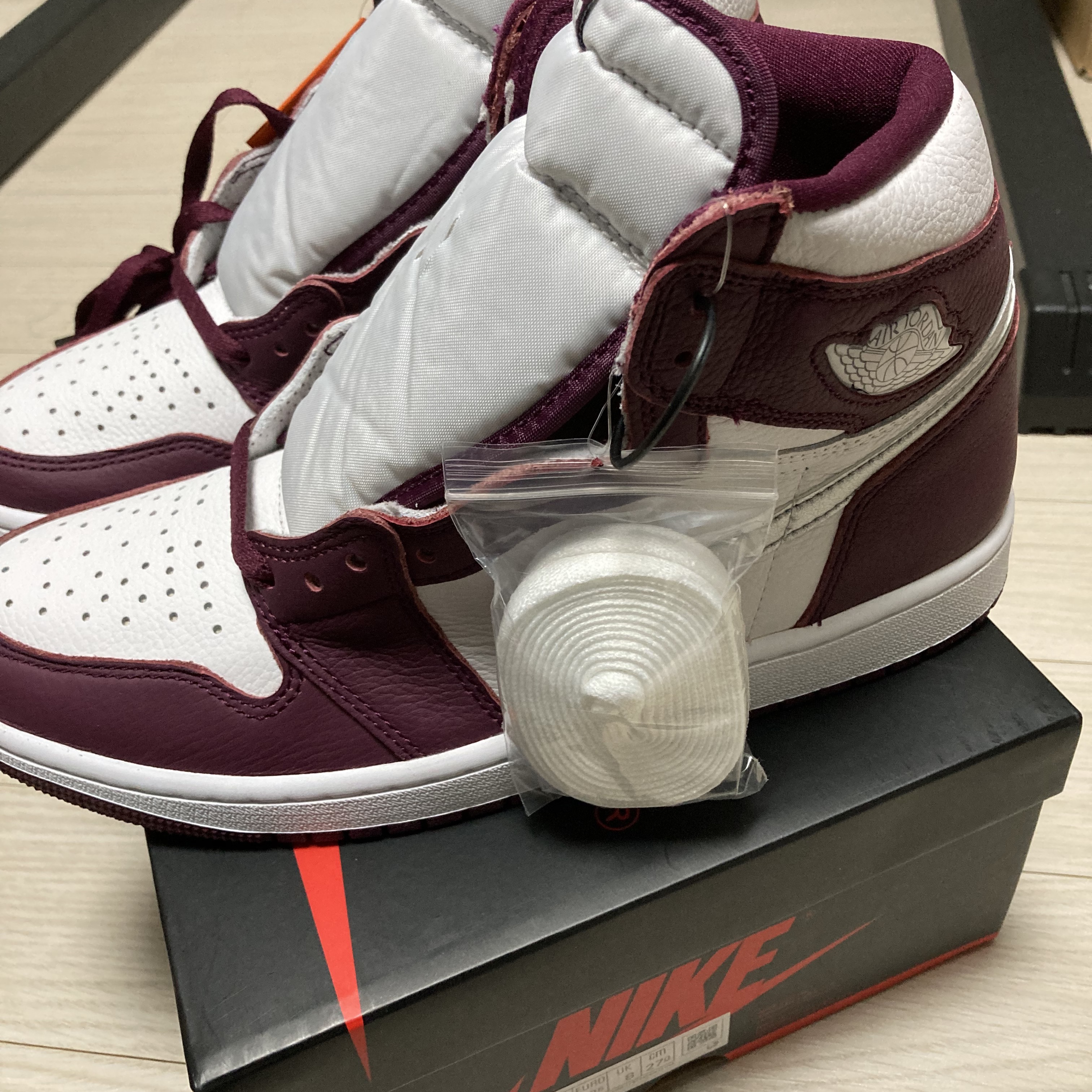 Jordan 1 Retro High OG Bordeaux 착용 스타일 - 2