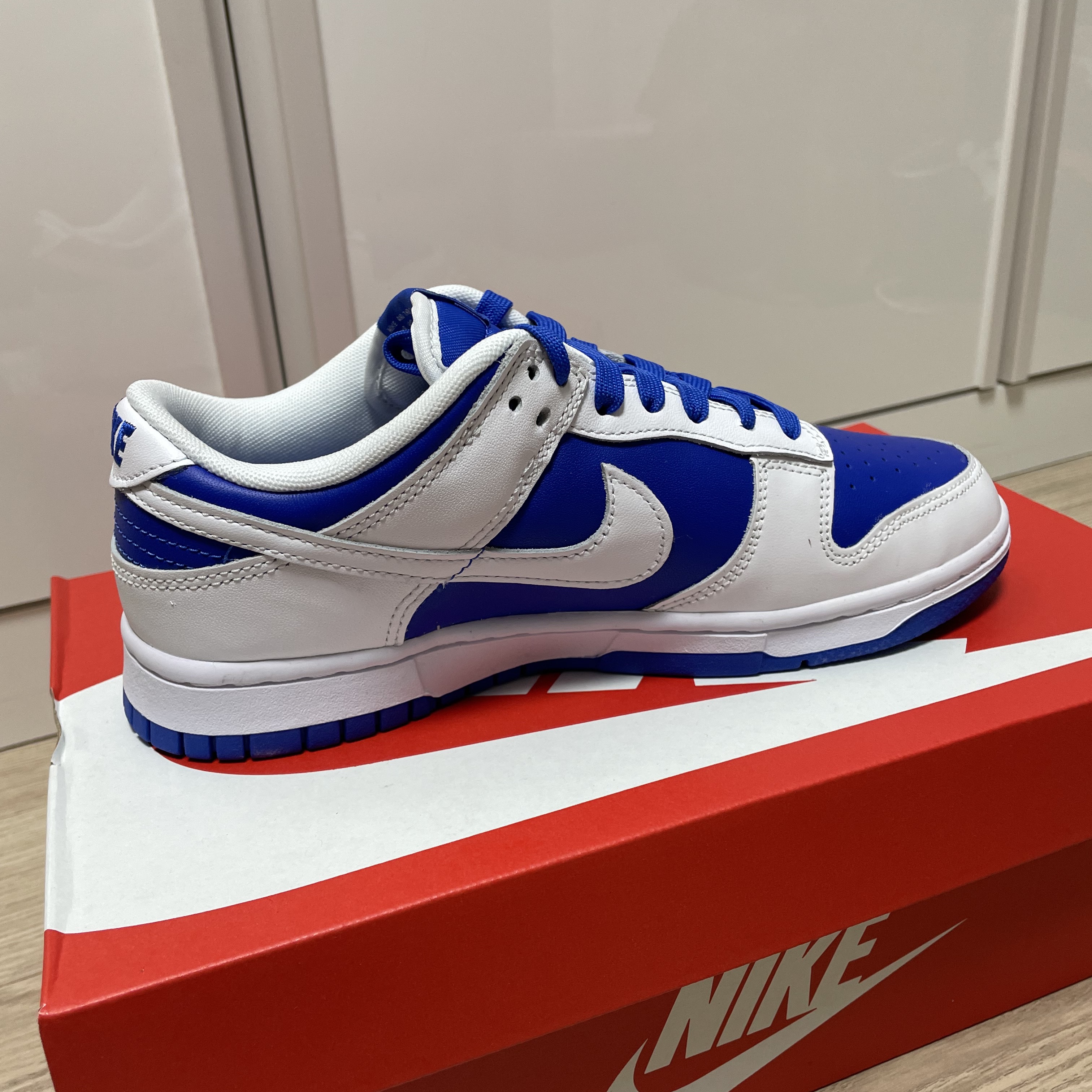 Nike Dunk Low Retro Racer Blue and White 착용 스타일 - 2
