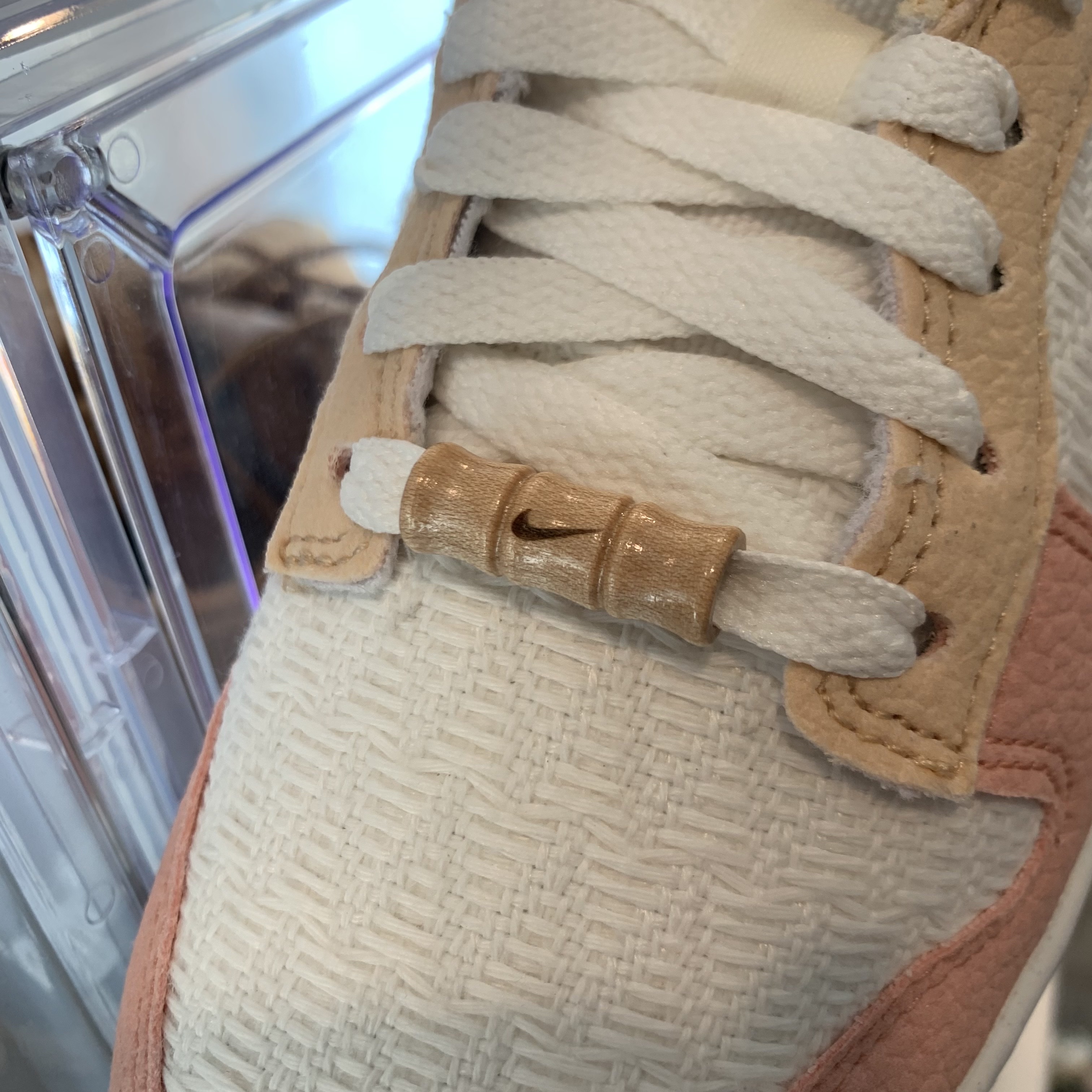 (W) Nike Dunk Low SE Sun Club Sanded Gold 착용 스타일 - 2