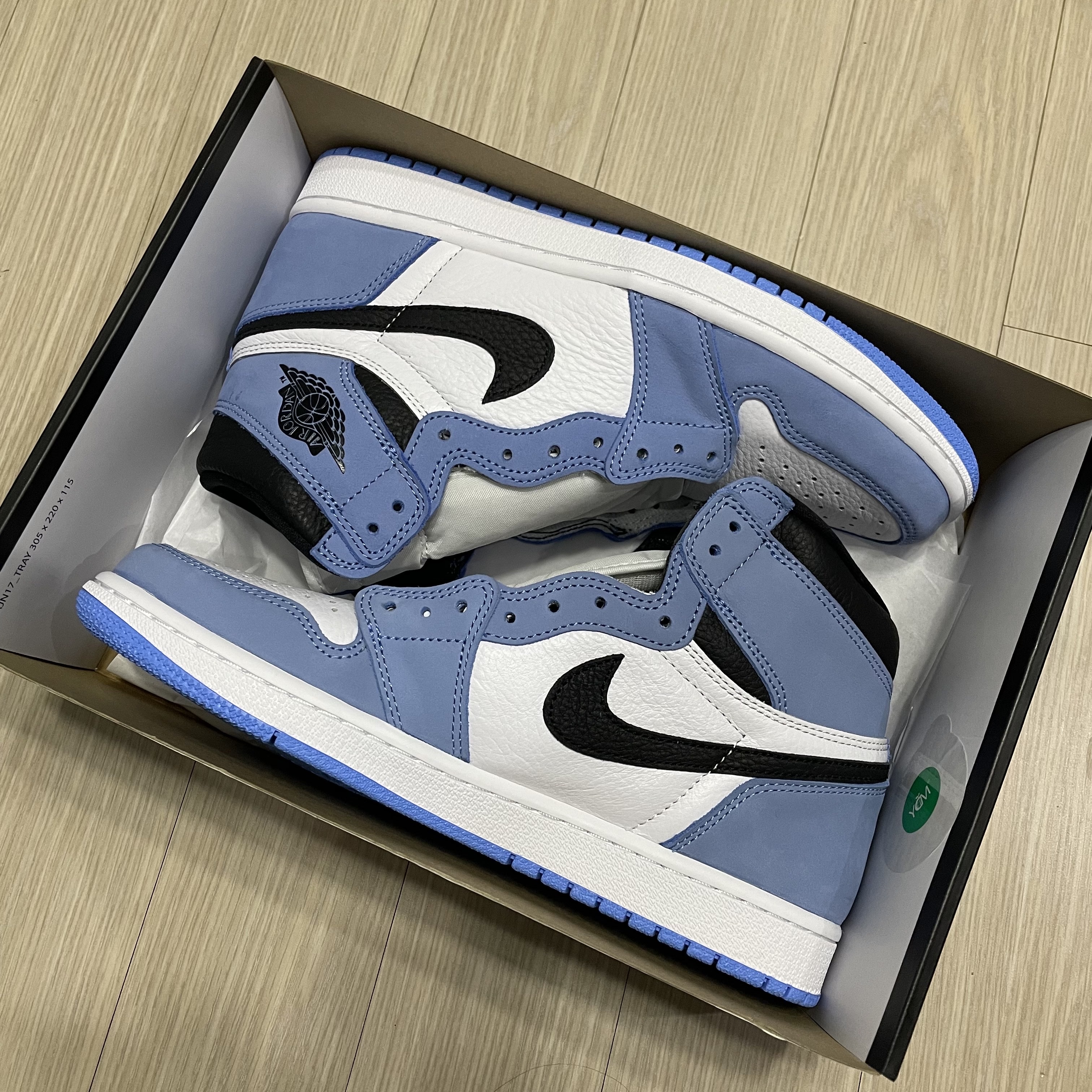 Jordan 1 Retro High OG University Blue 착용 스타일