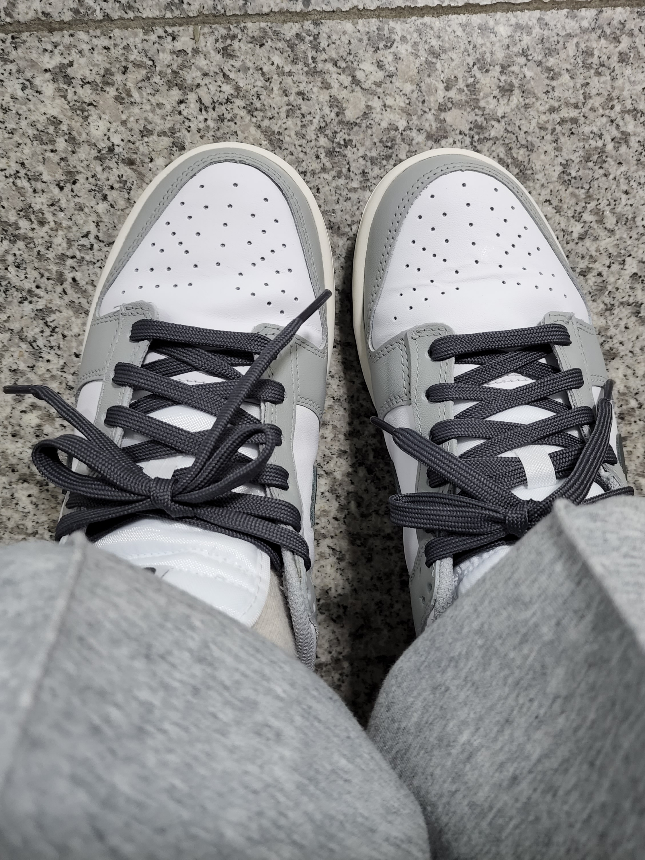 (W) Nike Dunk Low Light Smoke Grey 착용 스타일 - 5