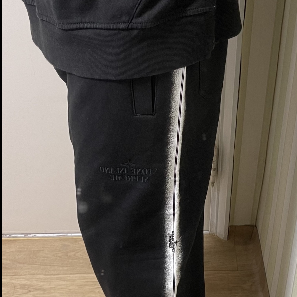 Supreme x Stone Island Stripe Sweatpants Black - 22SS, Supreme x Stone Island Stripe Hooded Sweatshirt Black - 22SS 착용 스타일 - 2