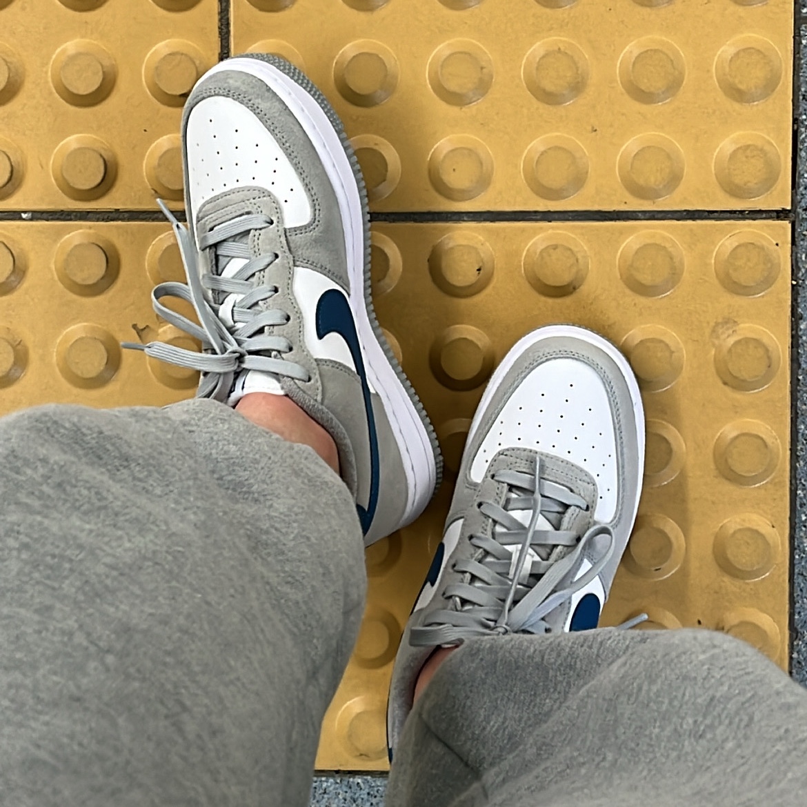 (GS) Nike Air Force 1 LV8 Athletic Club Light Smoke Grey Marina, Nike Air Force 1 '07 LV8 Athletic Club Light Smoke Grey Marina 착용 스타일