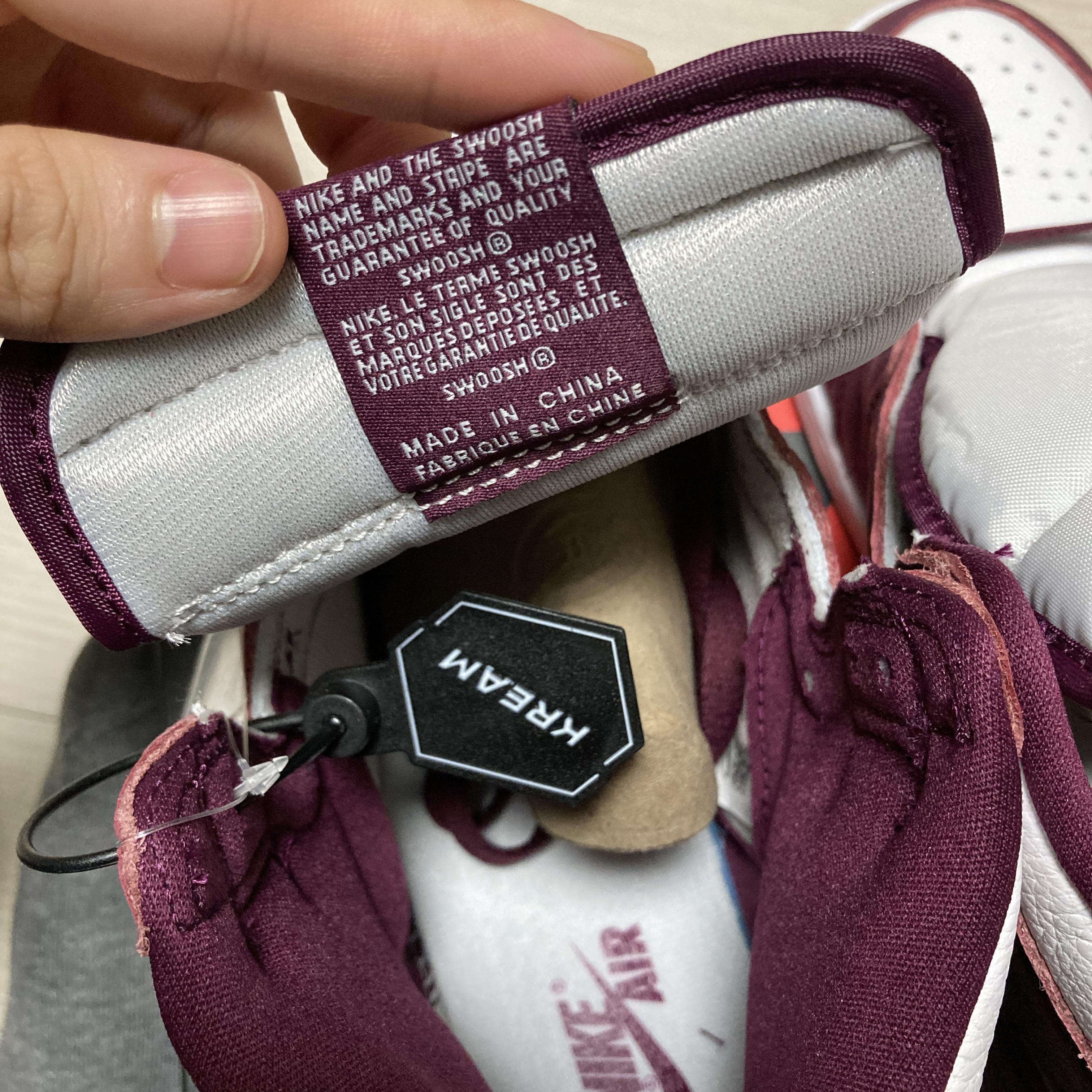 Jordan 1 Retro High OG Bordeaux 착용 스타일 - 4