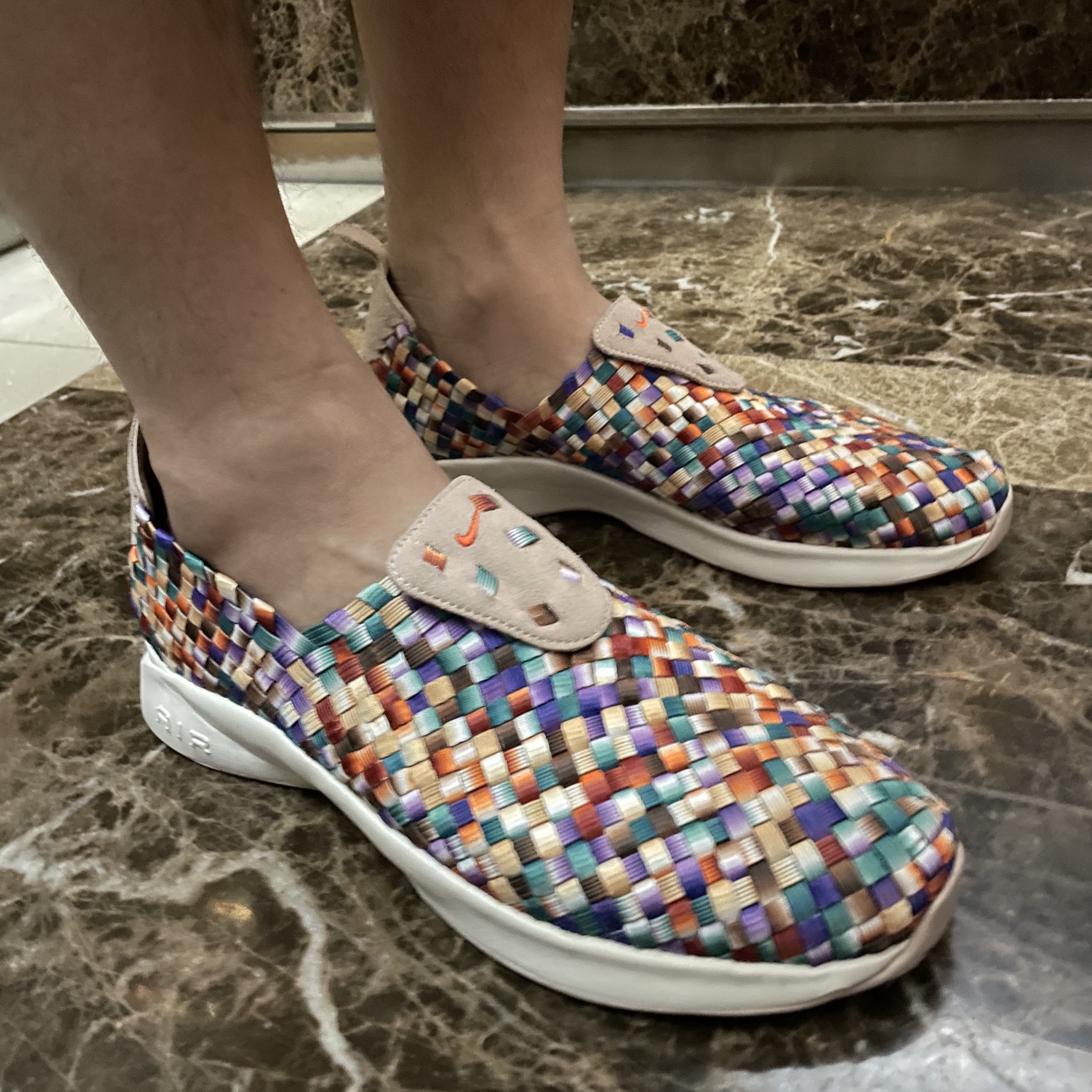 Nike Air Woven Fossil Stone 착용 스타일 - 4