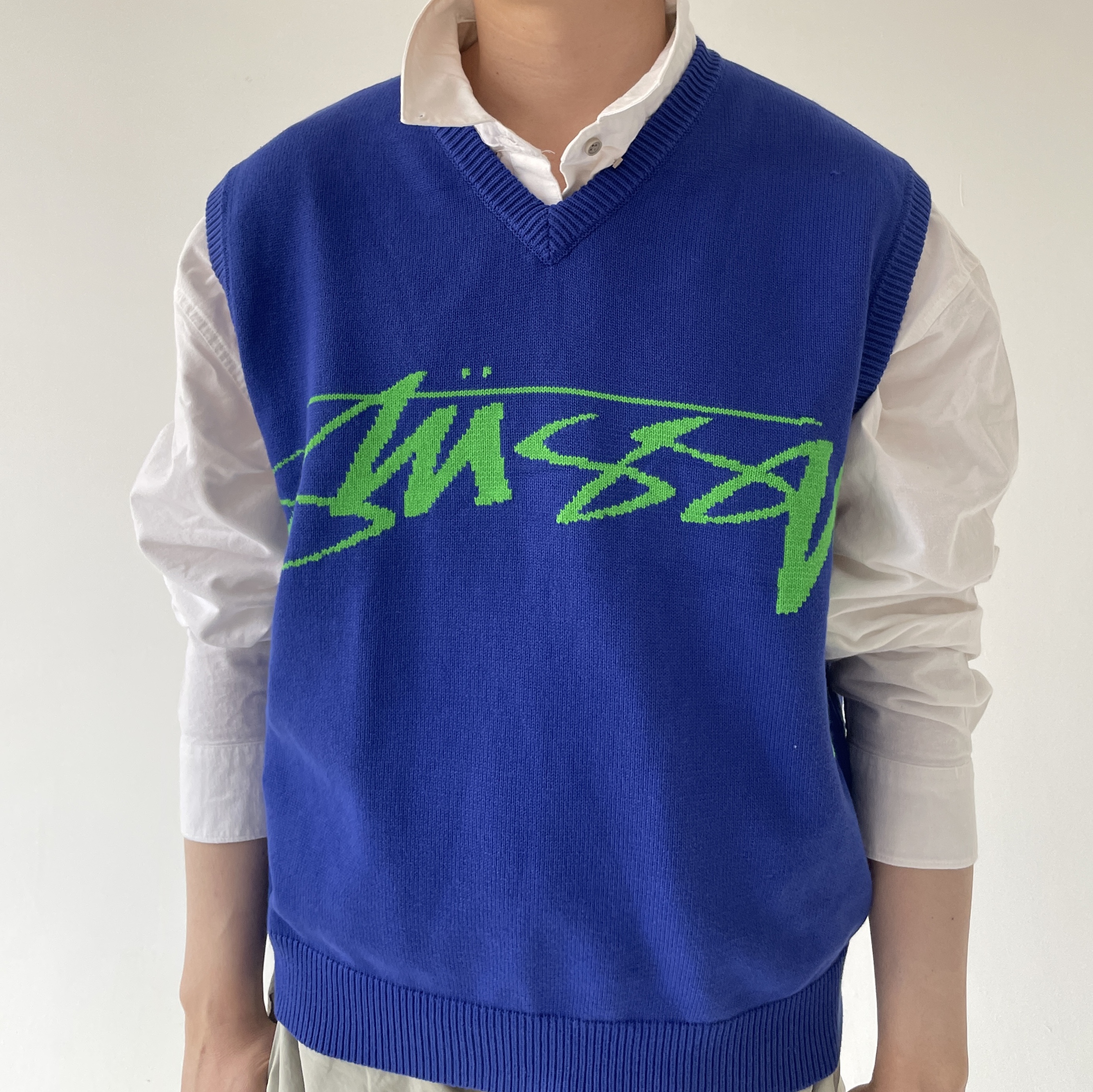 Stussy Sweater Vest Blue 착용 스타일
