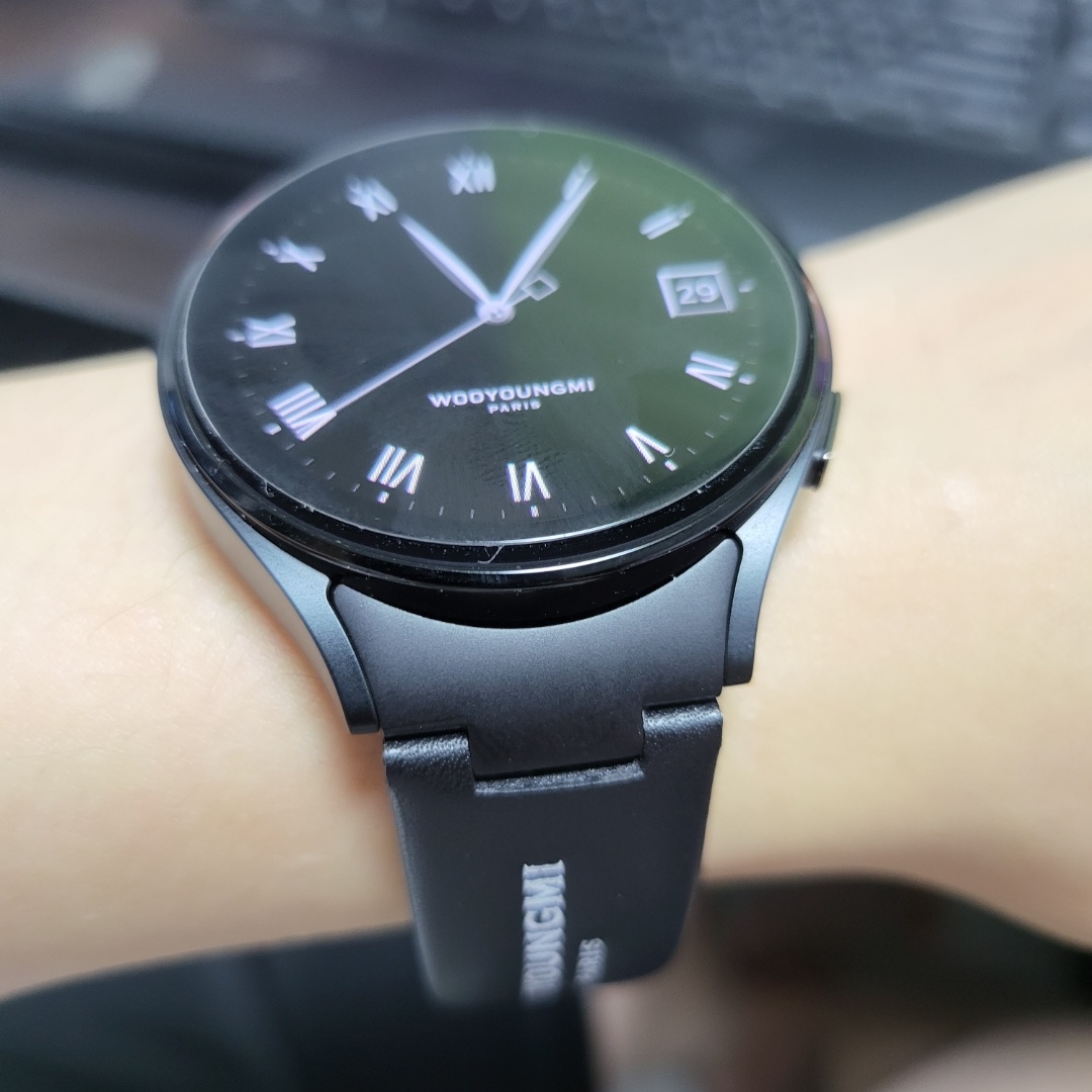 Samsung Galaxy Watch4 44mm Wooyoungmi Edition (Korean Ver.) 착용 스타일