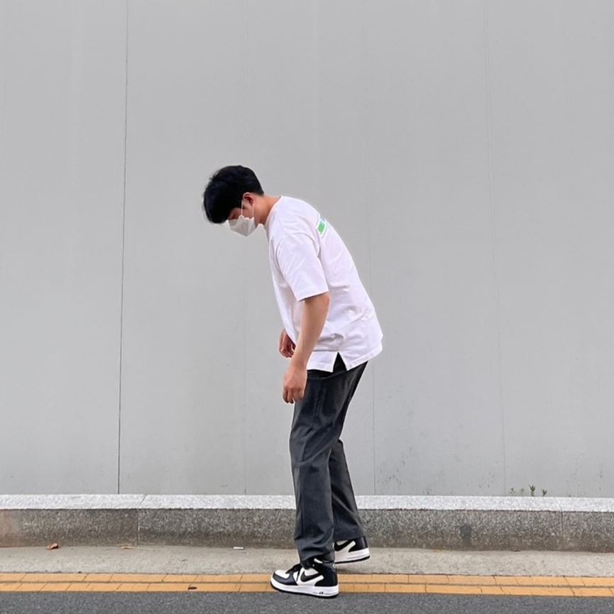 Nike x Stussy Air Force 1 '07 Mid SP Black and Light Bone 착용 스타일