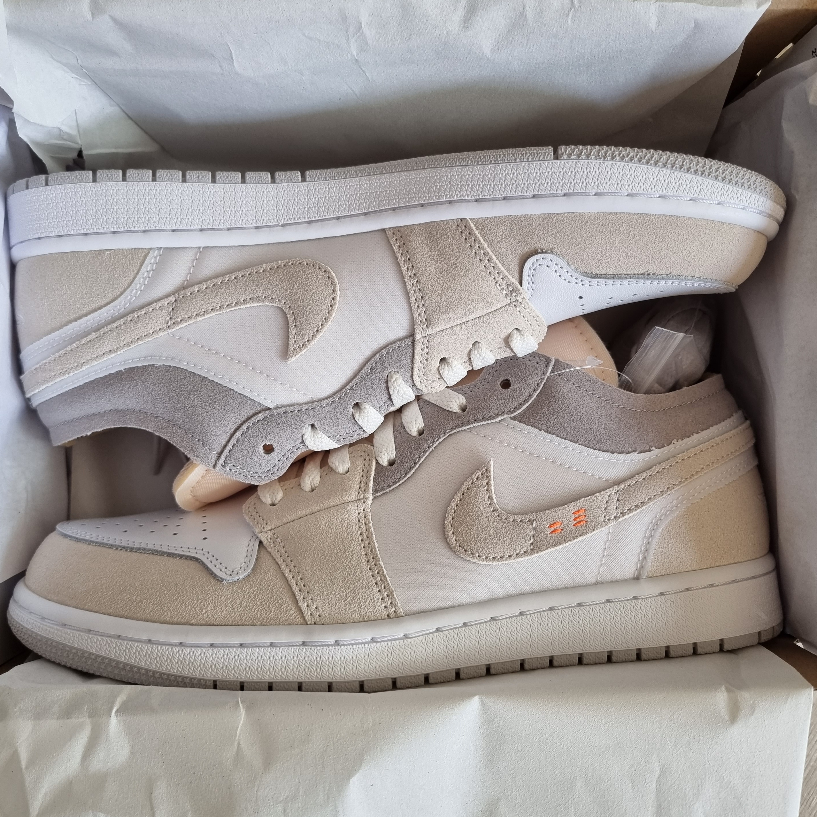 Jordan 1 Low SE Craft White and Phantom 착용 스타일