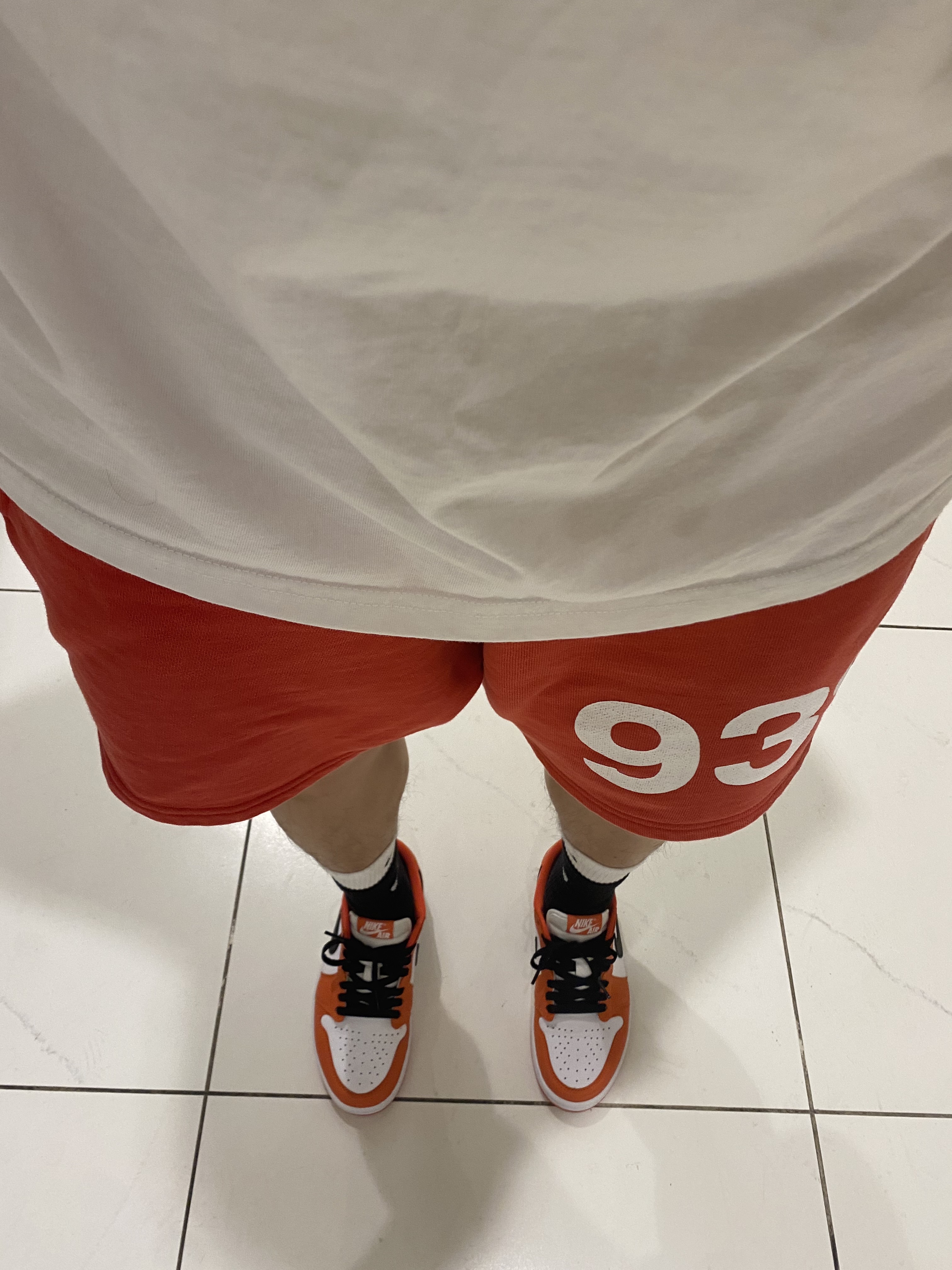 (W) Jordan 1 Low OG Starfish, Nike Everyday Plus Cushioned Training Crew Socks Black White (Korean Ver.) 착용 스타일 - 3