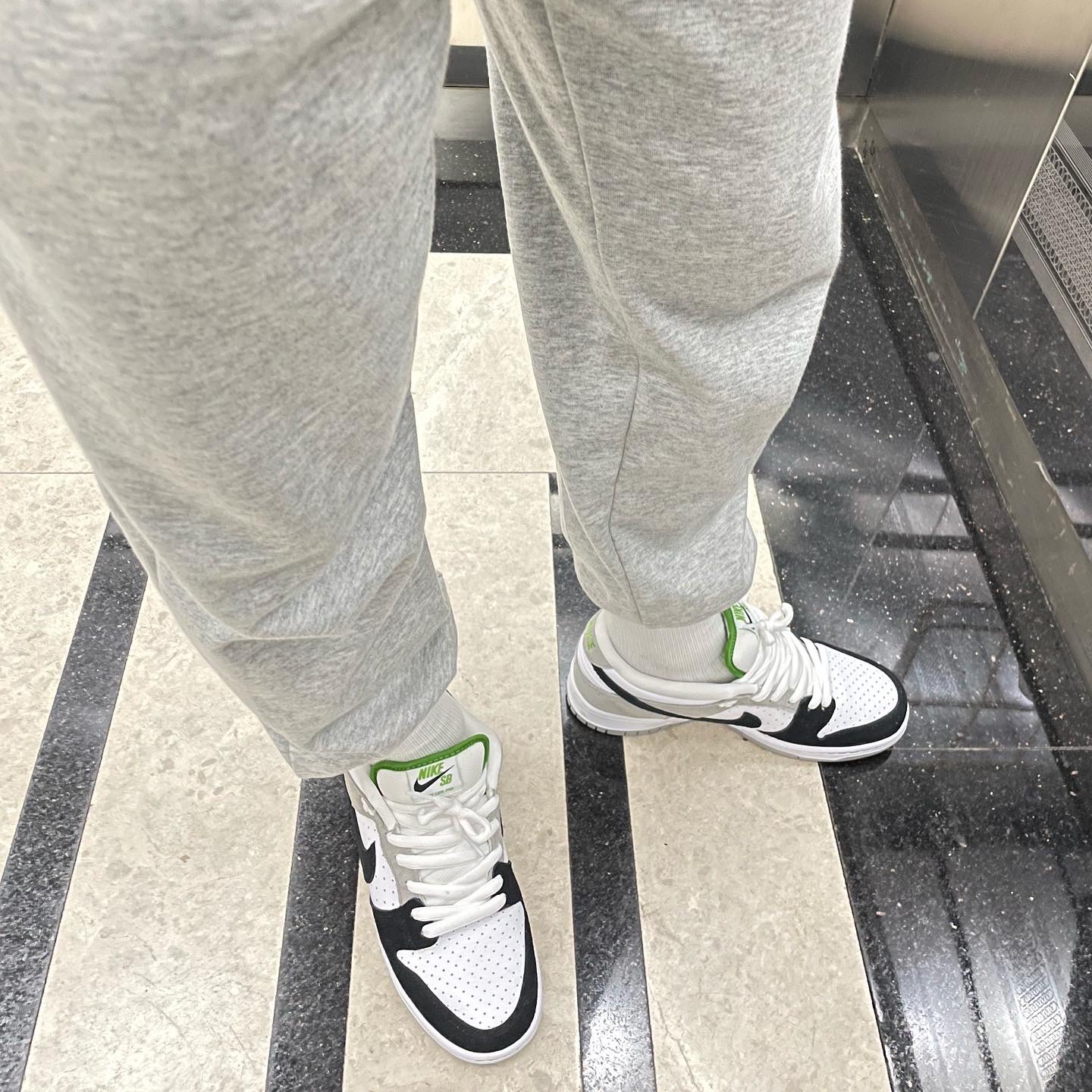 Nike SB Dunk Low Pro Chlorophyll 착용 스타일
