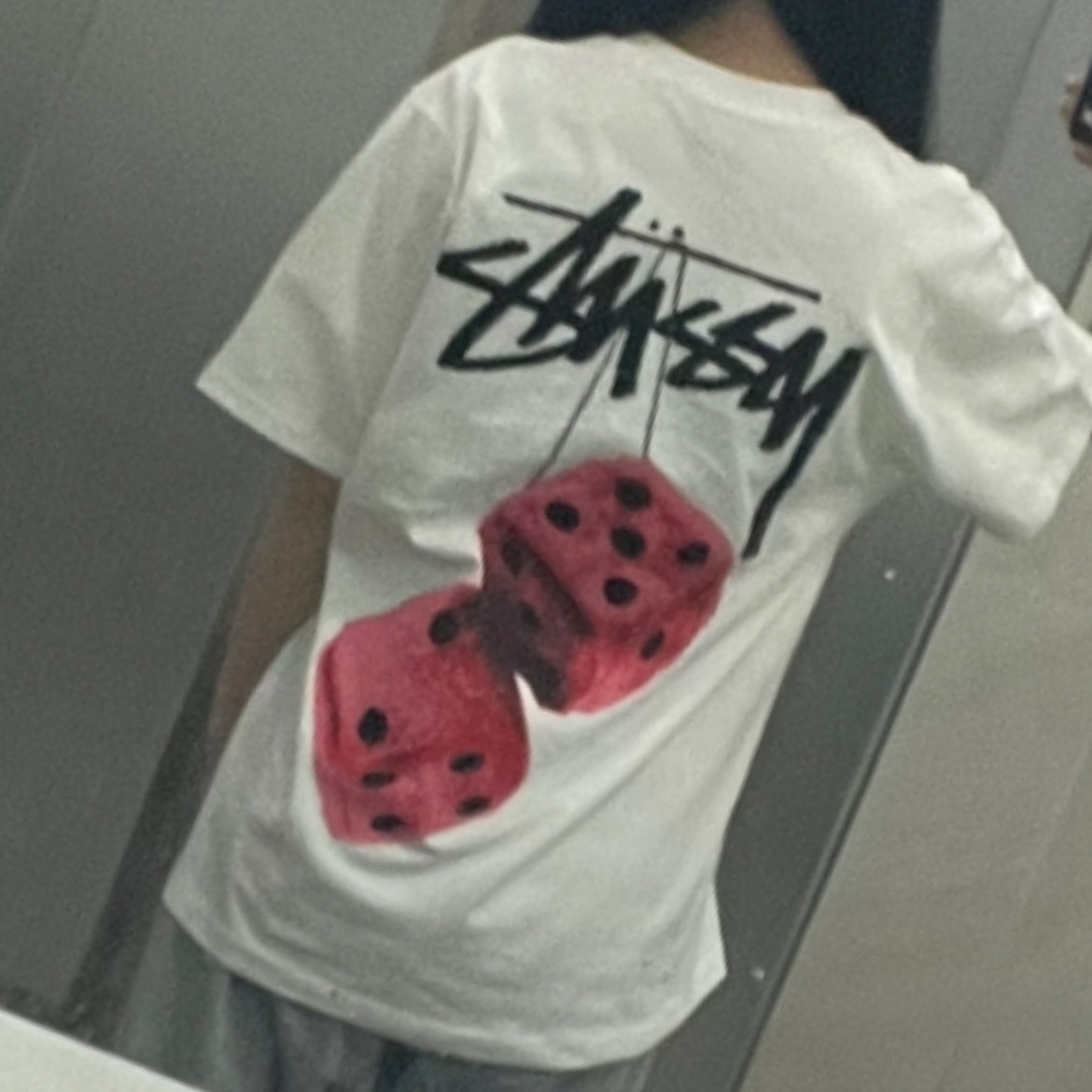 Stussy Fuzzy Dice T-Shirt White 착용 스타일