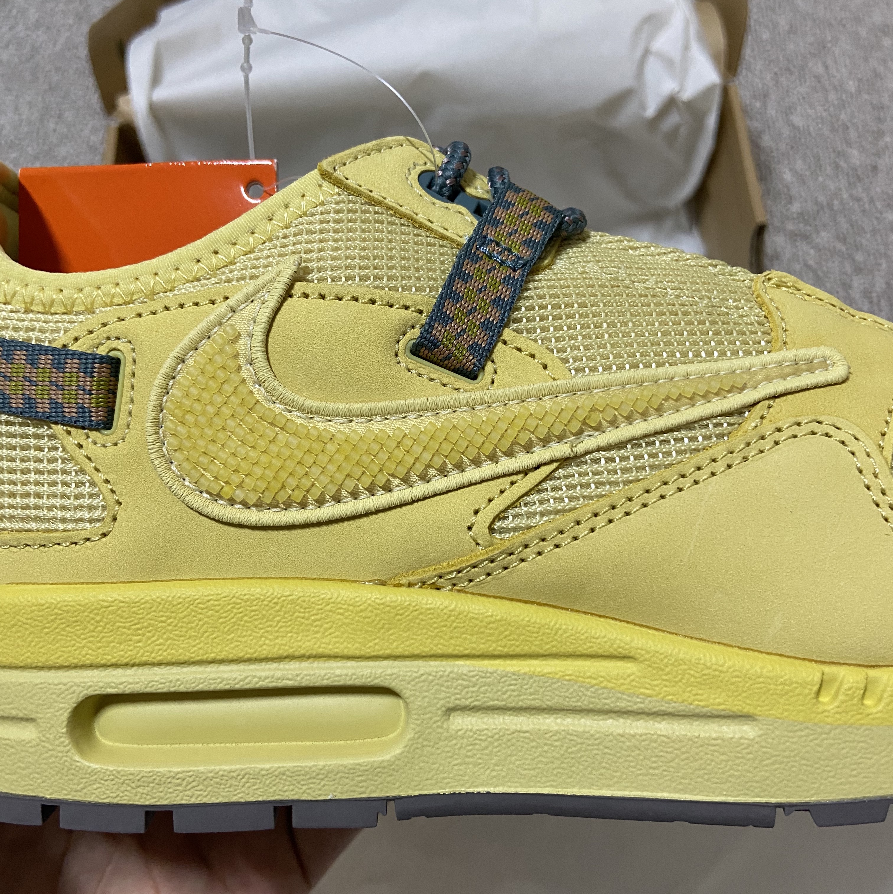 Nike x Travis Scott Air Max 1 Cact.us Brown, Nike x Travis Scott Air Max 1 Cact.us Gold 착용 스타일 - 5