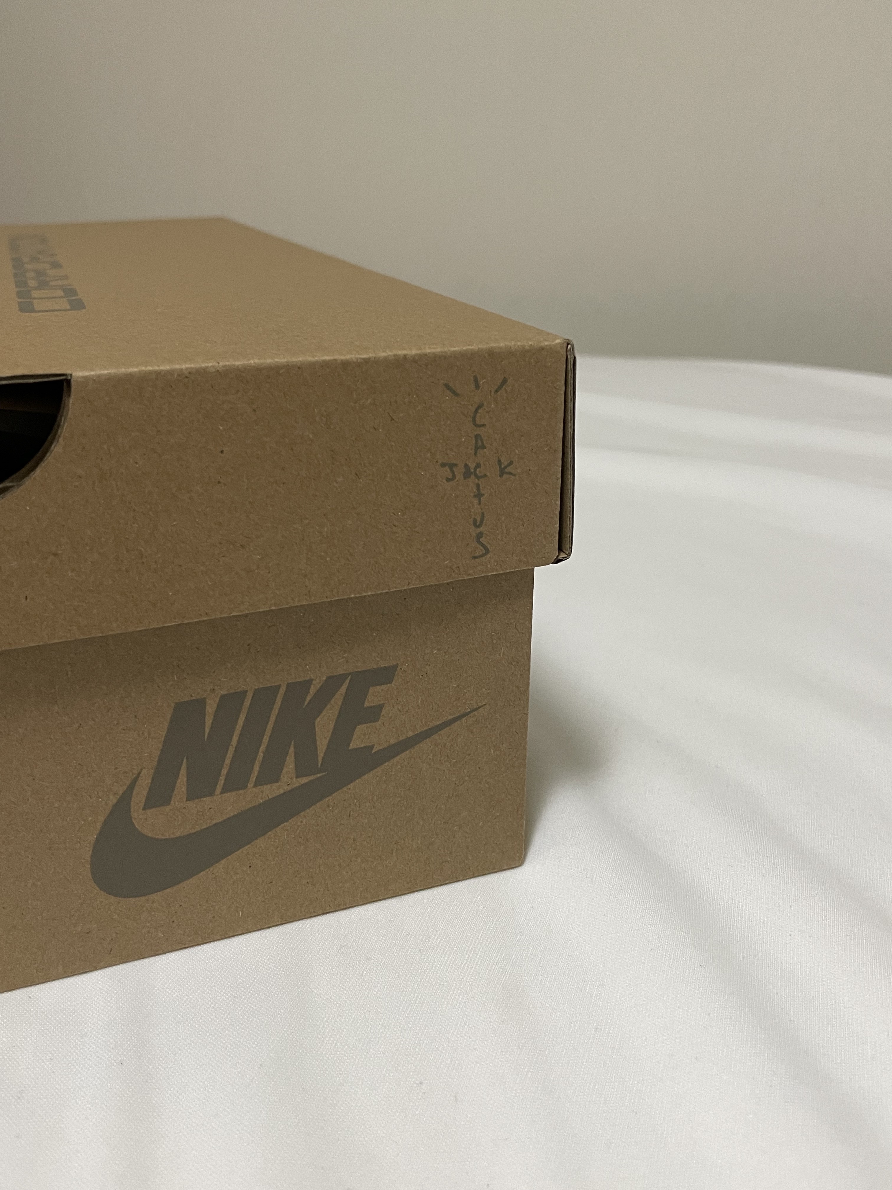 Nike x Travis Scott Air Max 1 Cact.us Brown 착용 스타일 - 4