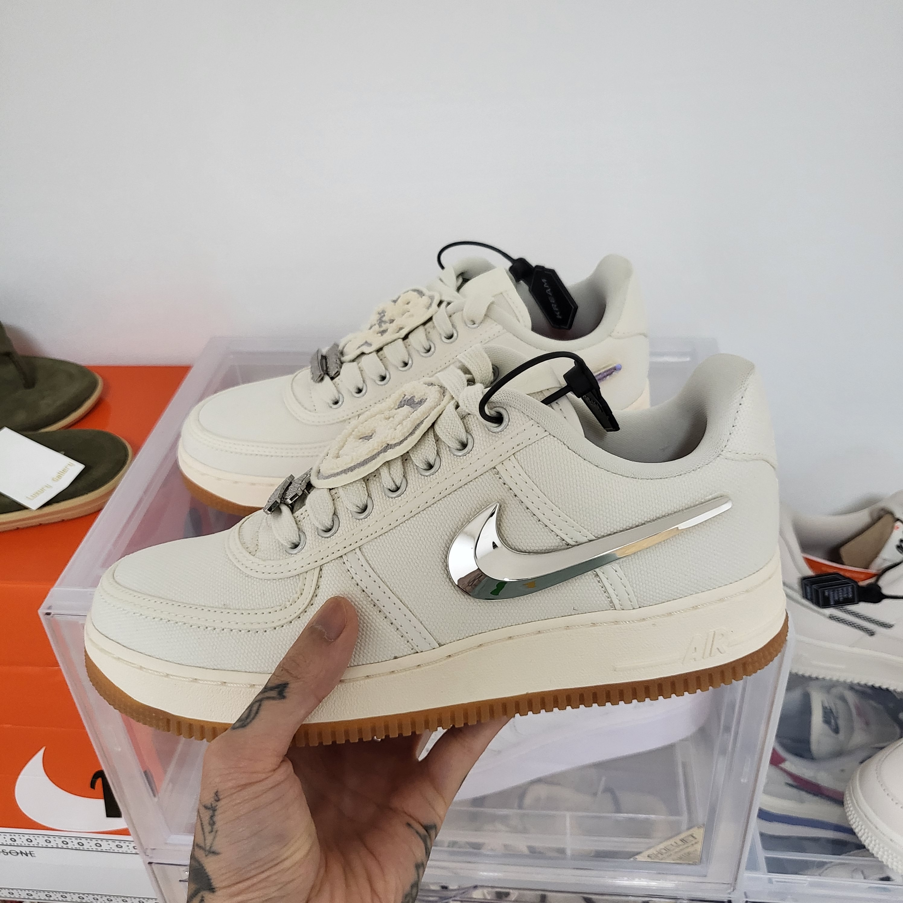 Nike x Travis Scott Air Force 1 Low Sail 착용 스타일 - 1