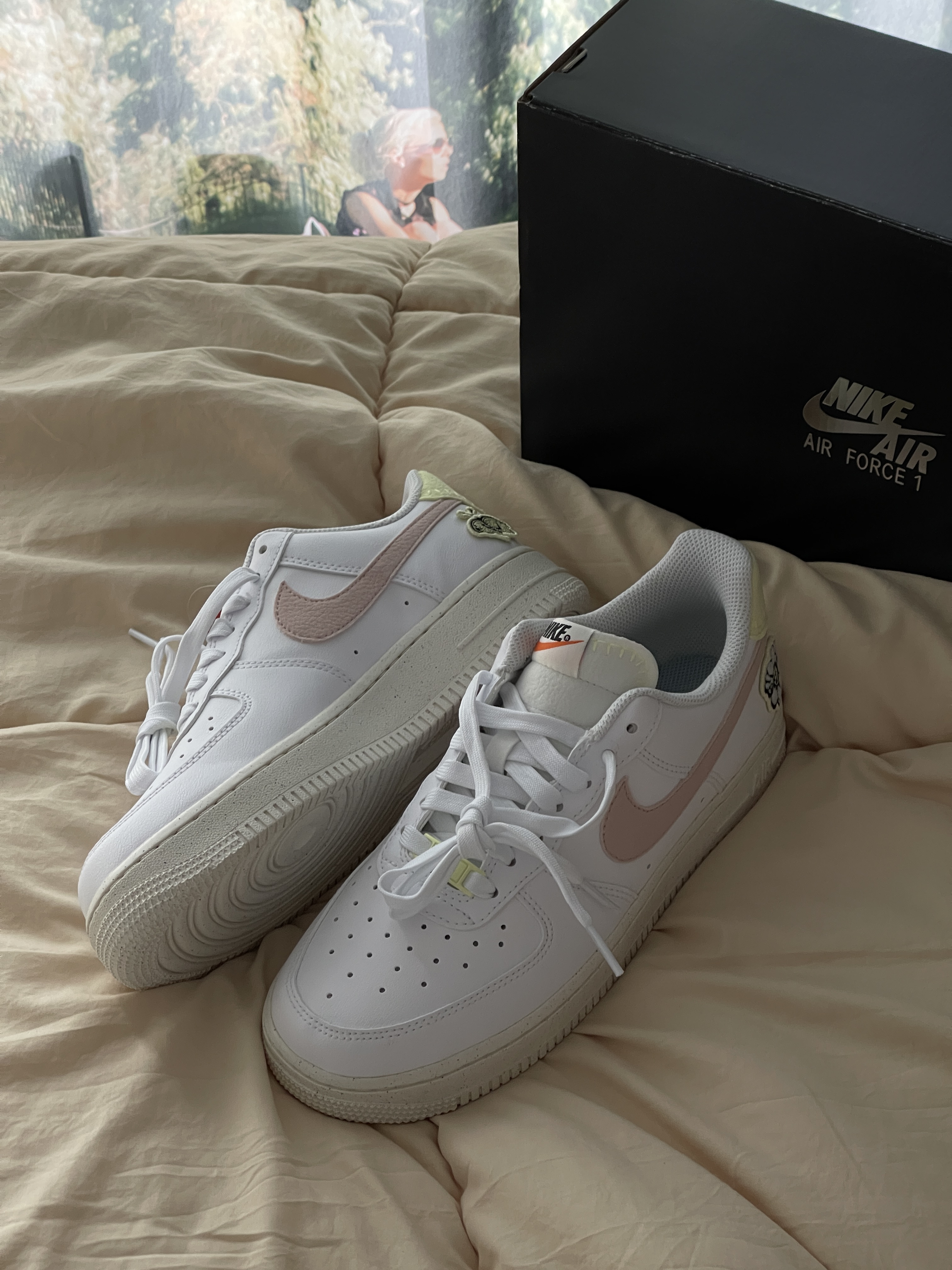 (W) Nike Air Force 1 '07 SE Next Nature White Pink Oxford 착용 스타일 - 3