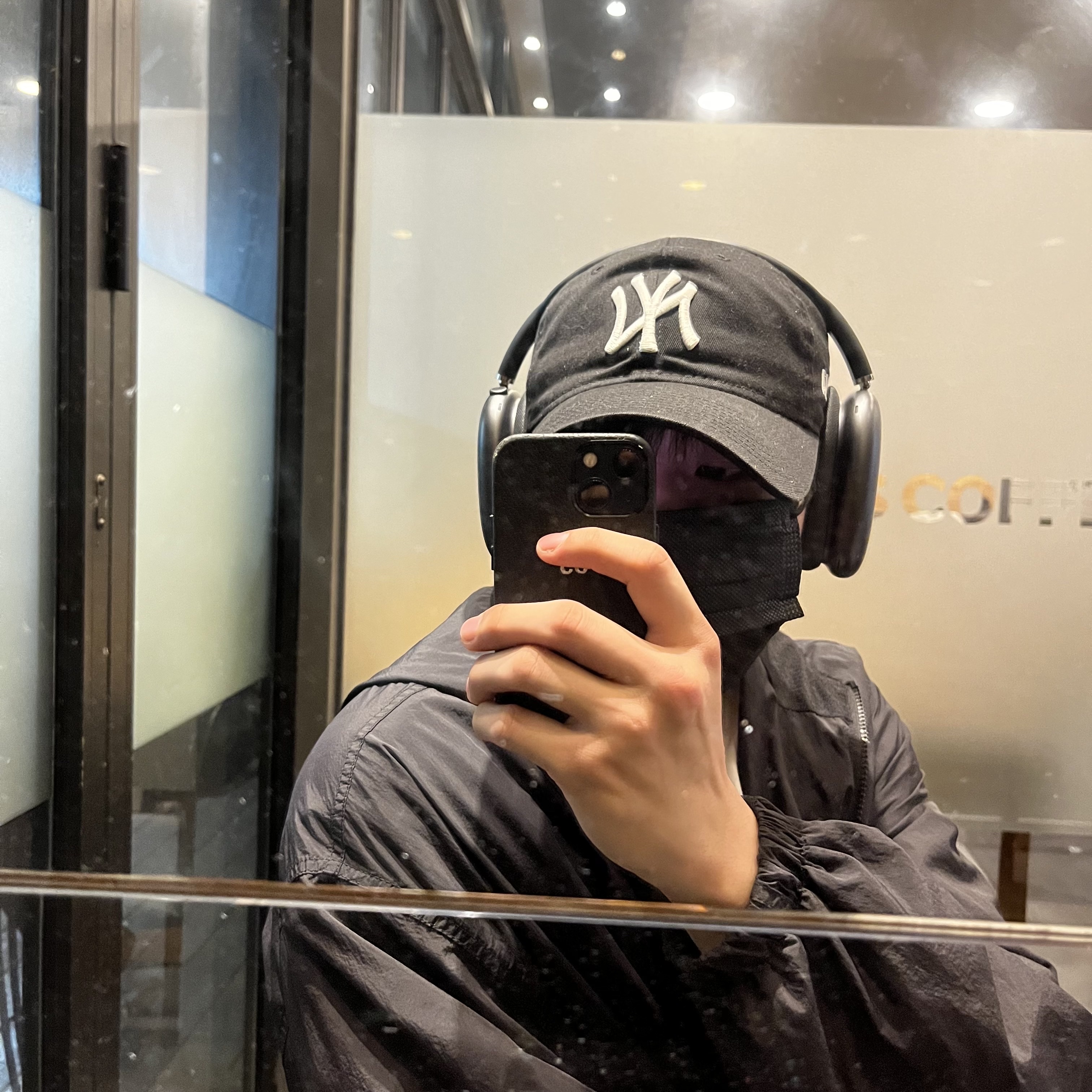 Apple AirPods Max Lightning Space Gray (Korean Ver.) 착용 스타일