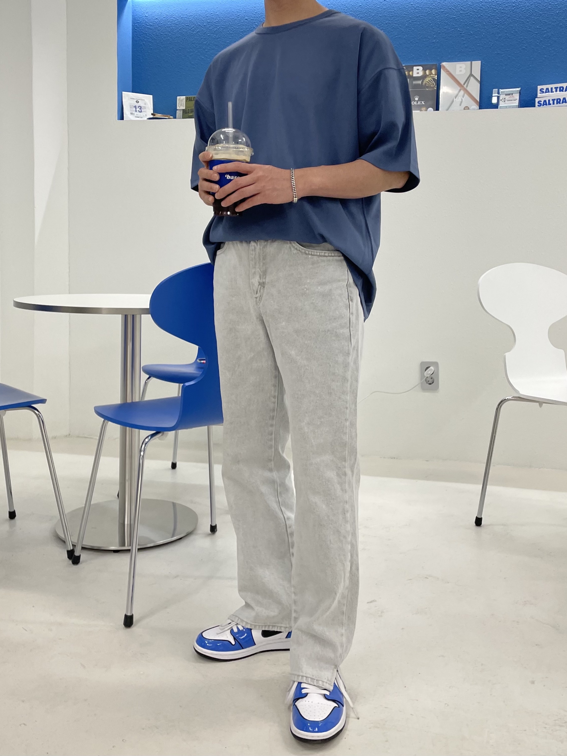 Jordan 1 Mid SE Signal Blue 착용 스타일 - 5