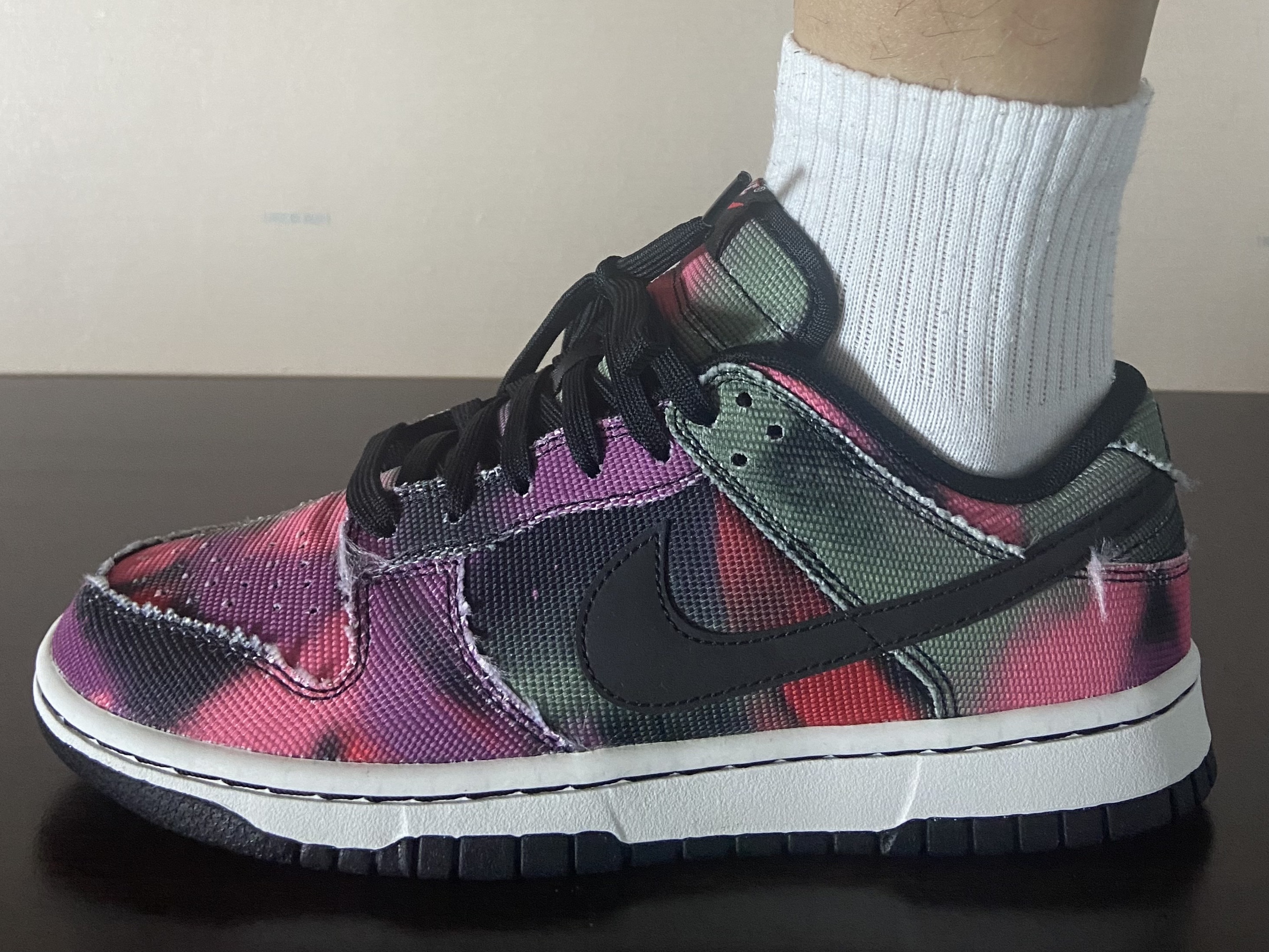 Nike Dunk Low Retro PRM Graffiti 착용 스타일