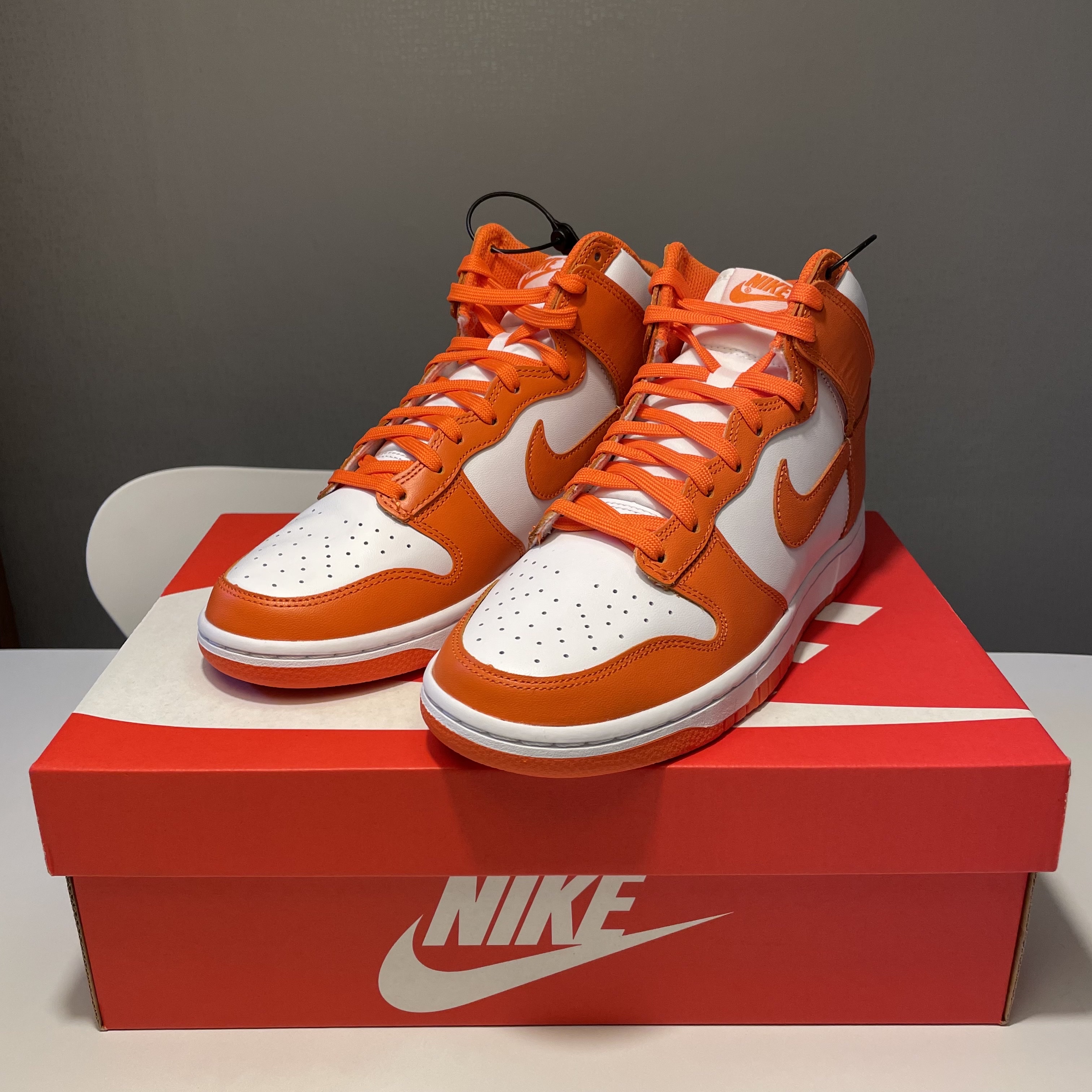 Nike Dunk High Retro Orange Blaze 착용 스타일 - 2