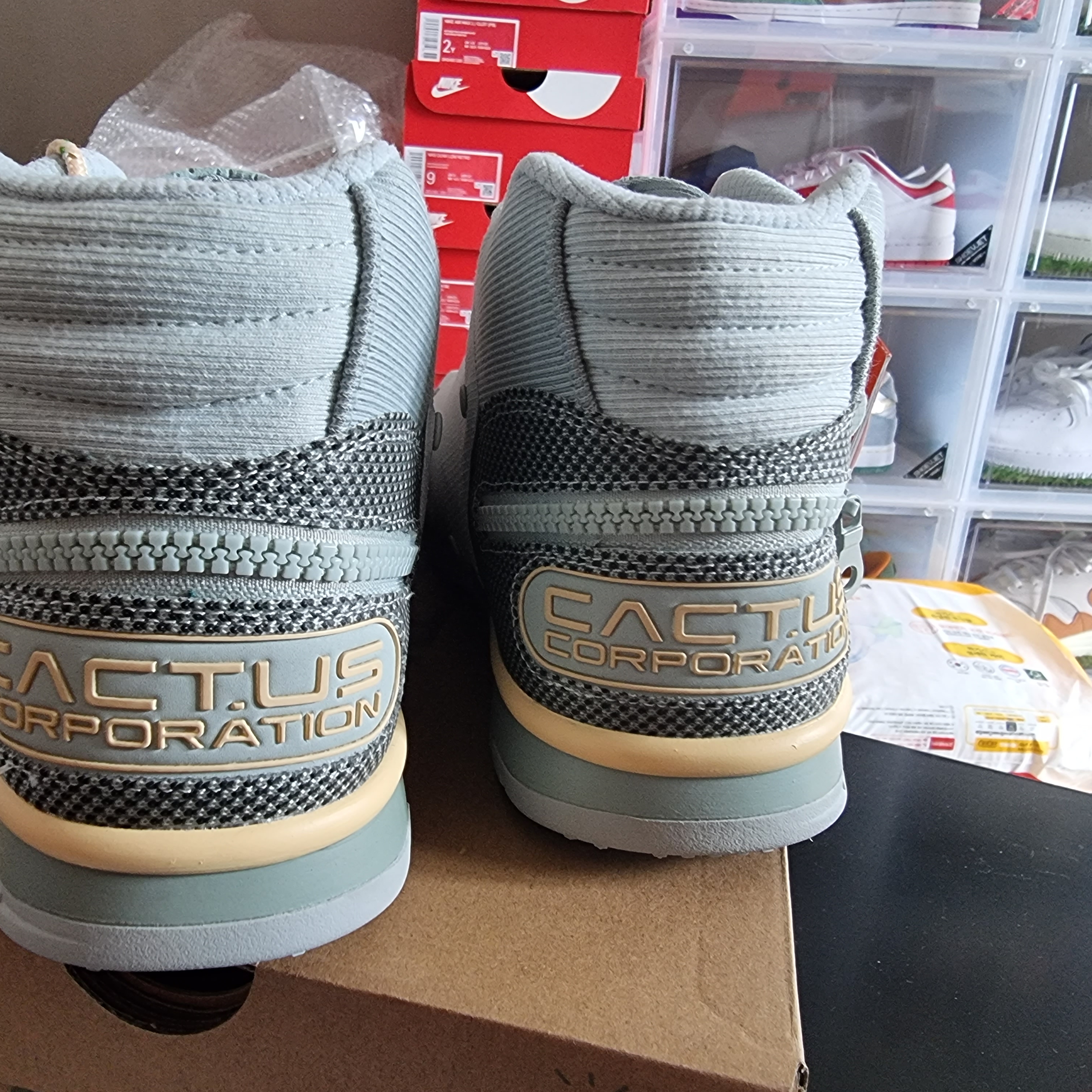 Nike x Travis Scott Nike Air Trainer 1 Grey Haze and Dusty Sage 착용 스타일 - 2