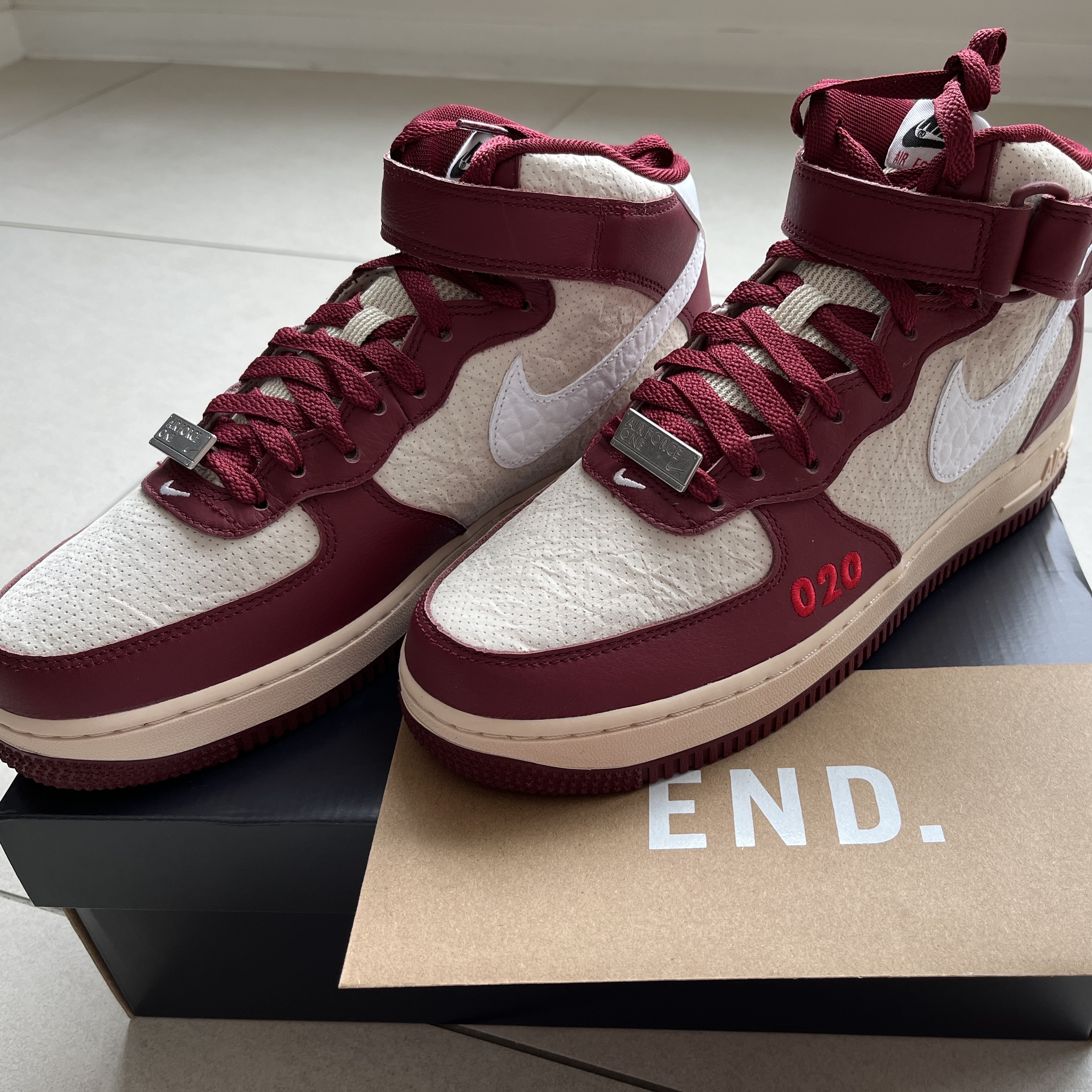 Nike Air Force 1 Mid London 착용 스타일