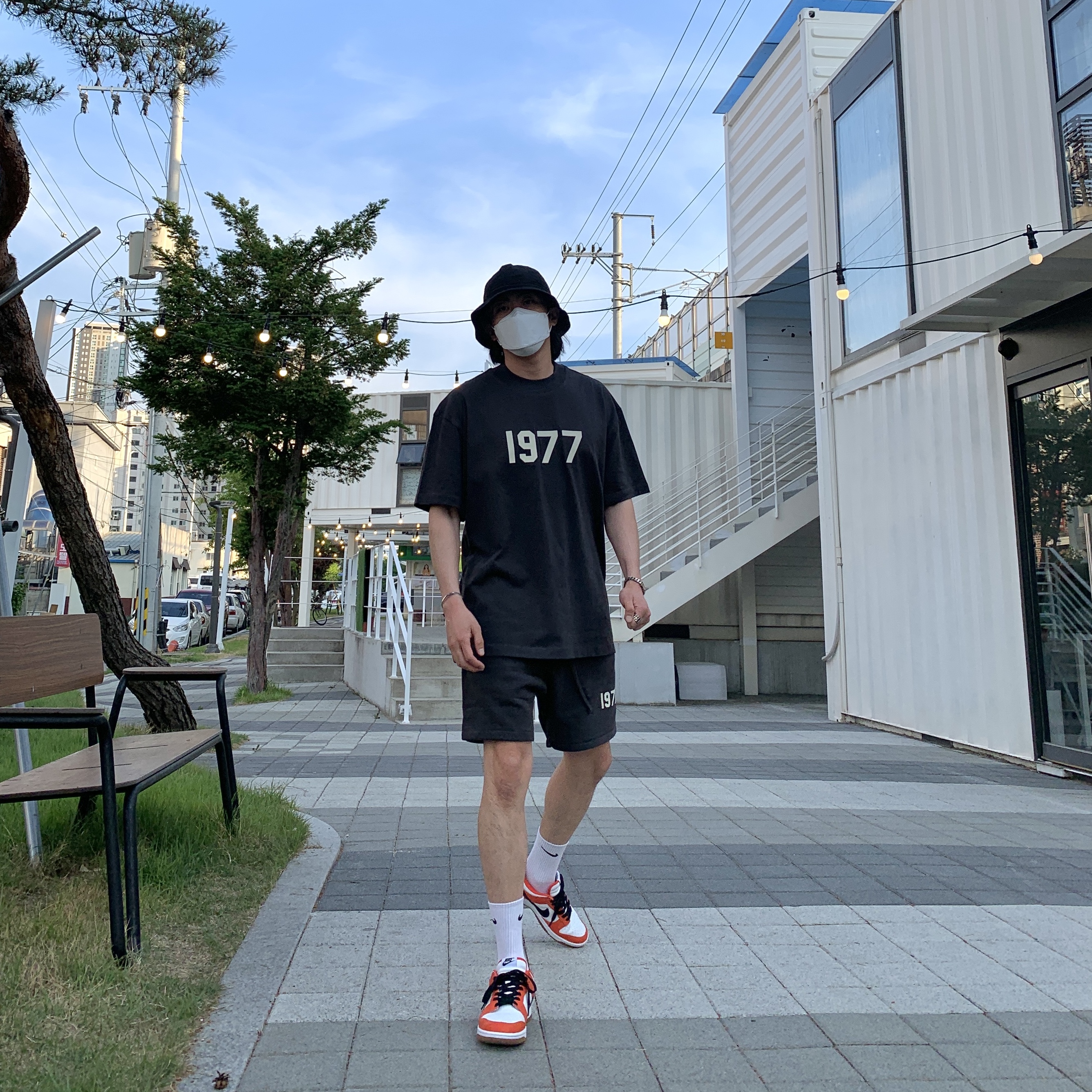 Essentials 1977 Shorts Iron - 22SS, Essentials 1977 T-Shirt Iron - 22SS 착용 스타일 - 3