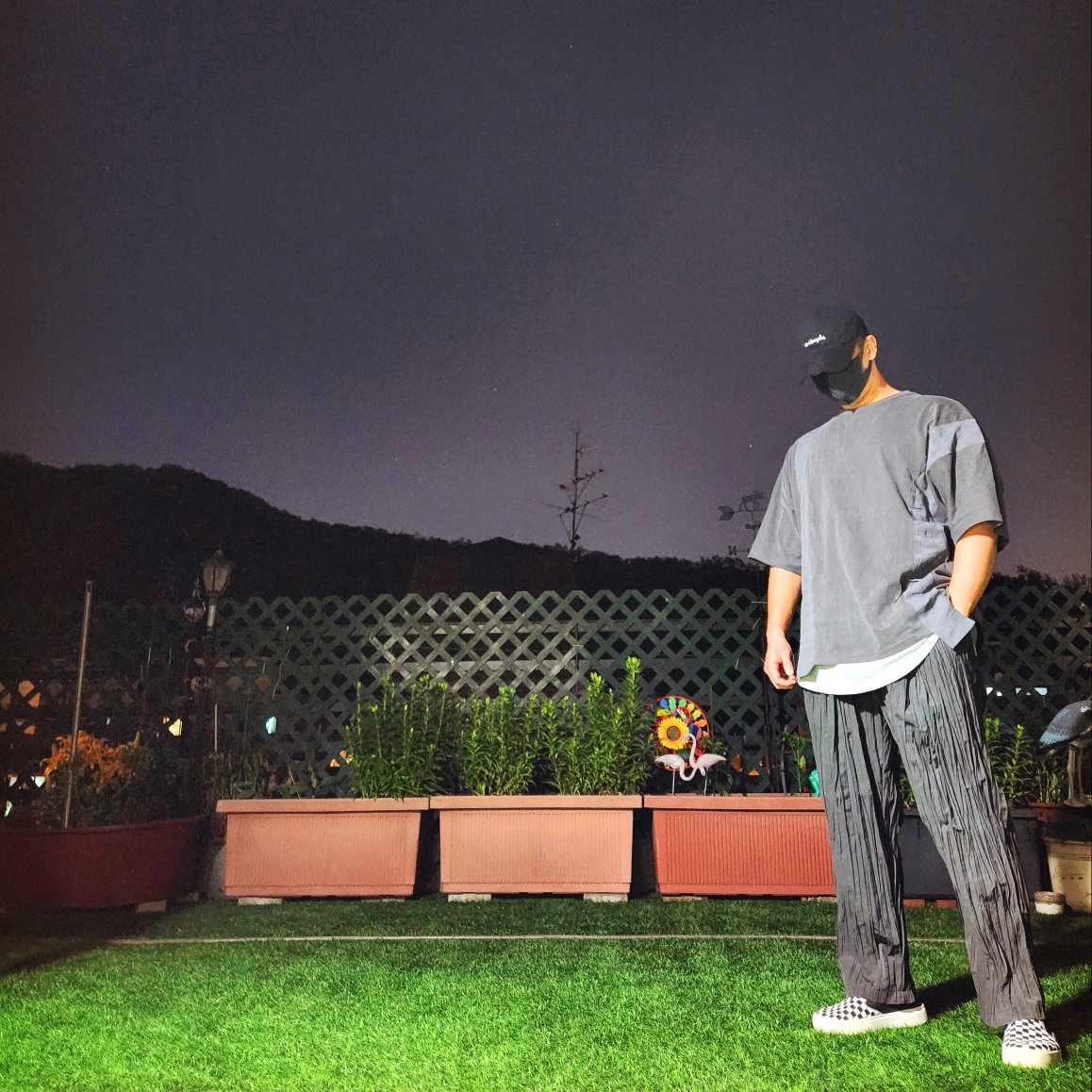 Vans Checkerboard Comfycush One Black 착용 스타일 - 1