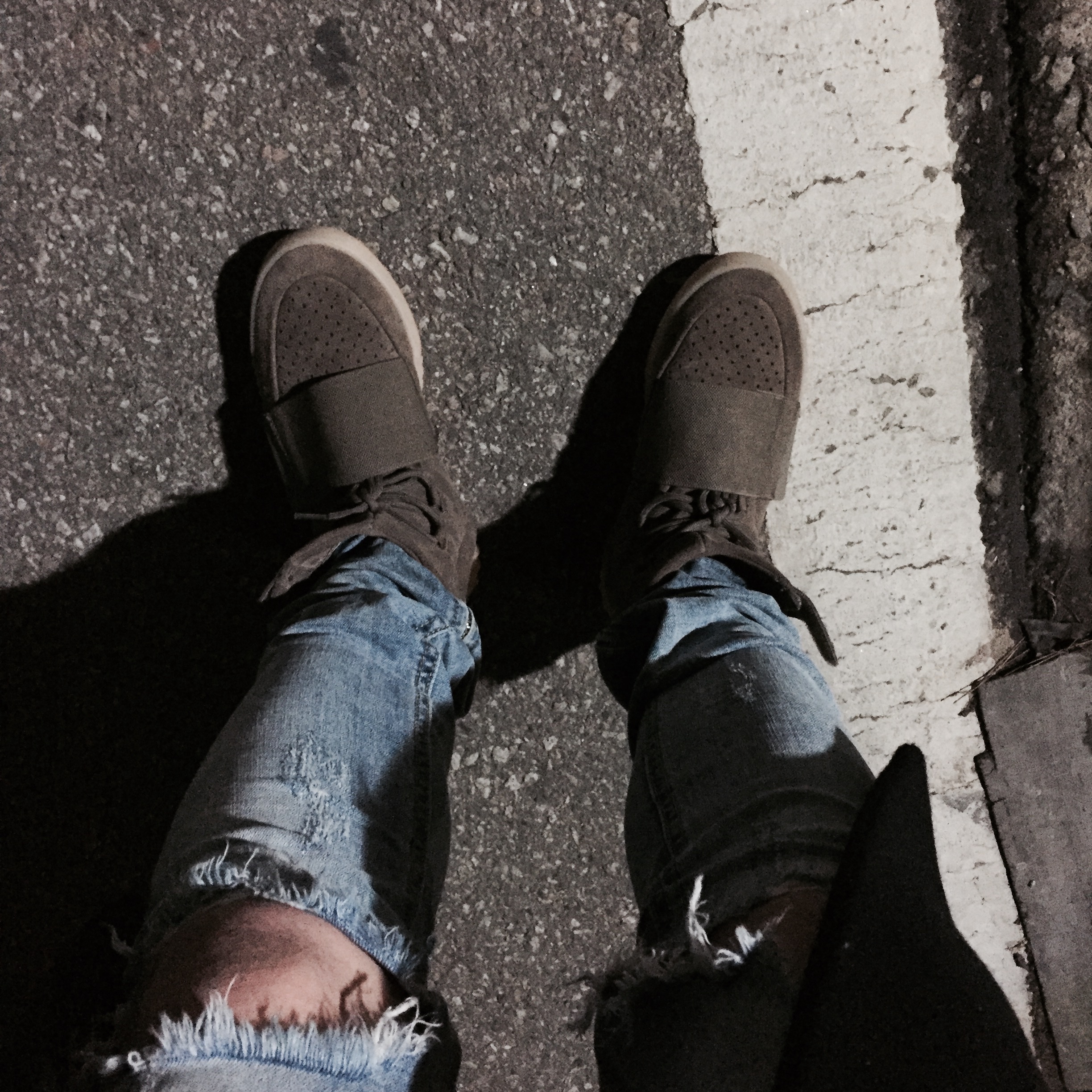 Adidas Yeezy Boost 750 Light Brown Gum (Chocolate) 착용 스타일